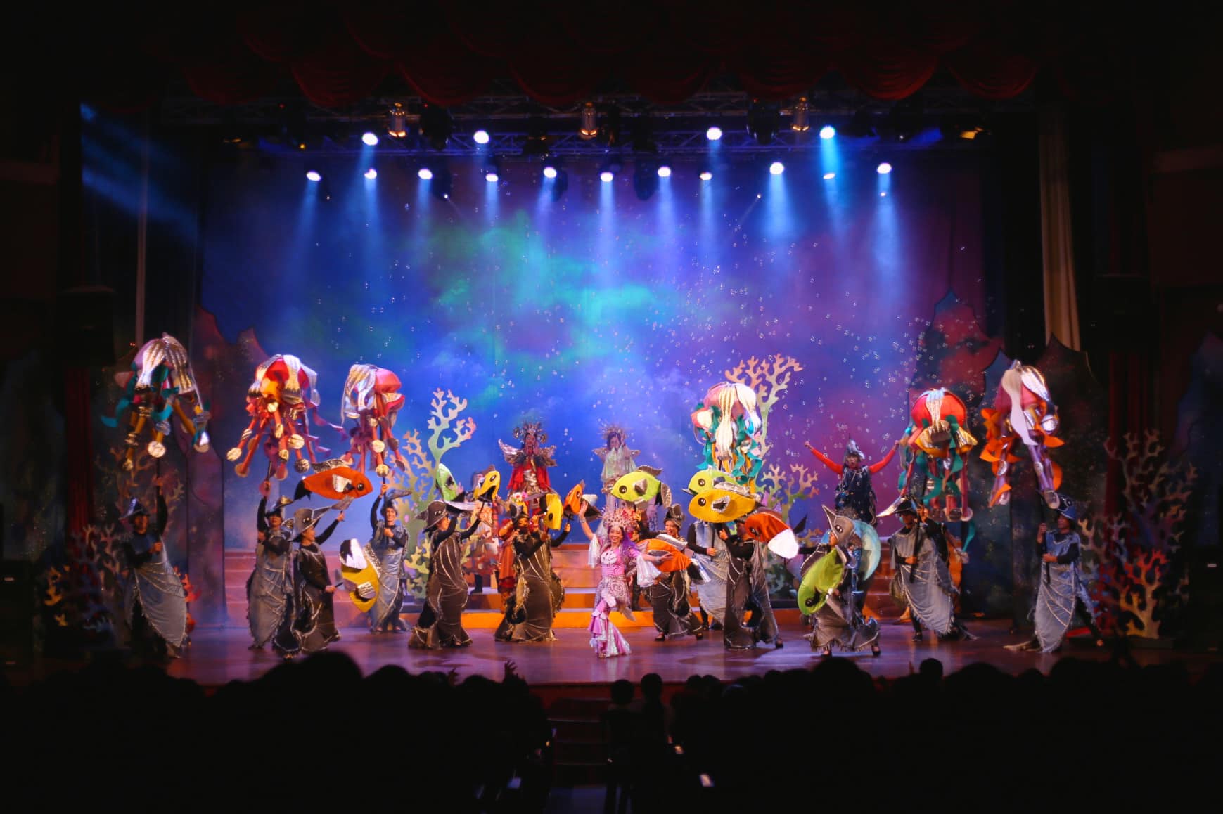 Når du reiser til Ho Chi Minh-byen, ikke gå glipp av byens kulturelle og dramatiske kunstspesialiteter – Bilde 3. Du lịch TP.HCM chớ bỏ qua 'đặc sản' văn hóa nghệ thuật kịch của thành phố- Ảnh 3.