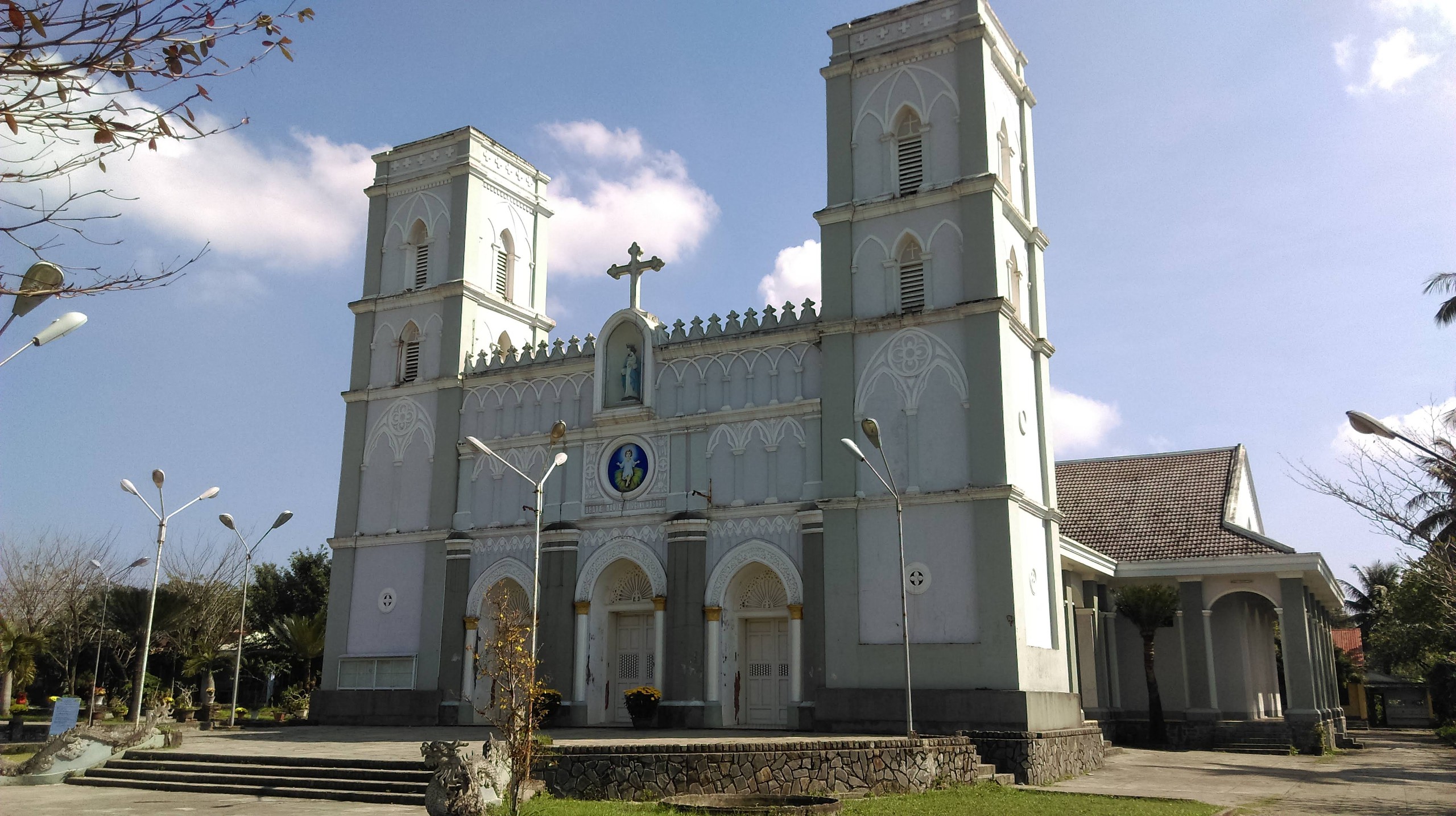 មិនត្រឹមតែទីក្រុង Da Lat ប៉ុណ្ណោះទេ ទីក្រុង Da Nang ក៏មានវិហារមាន់ផងដែរ - រូបថត ២. Không chỉ Đà Lạt, Đà Nẵng cũng có nhà thờ Con Gà- Ảnh 2.