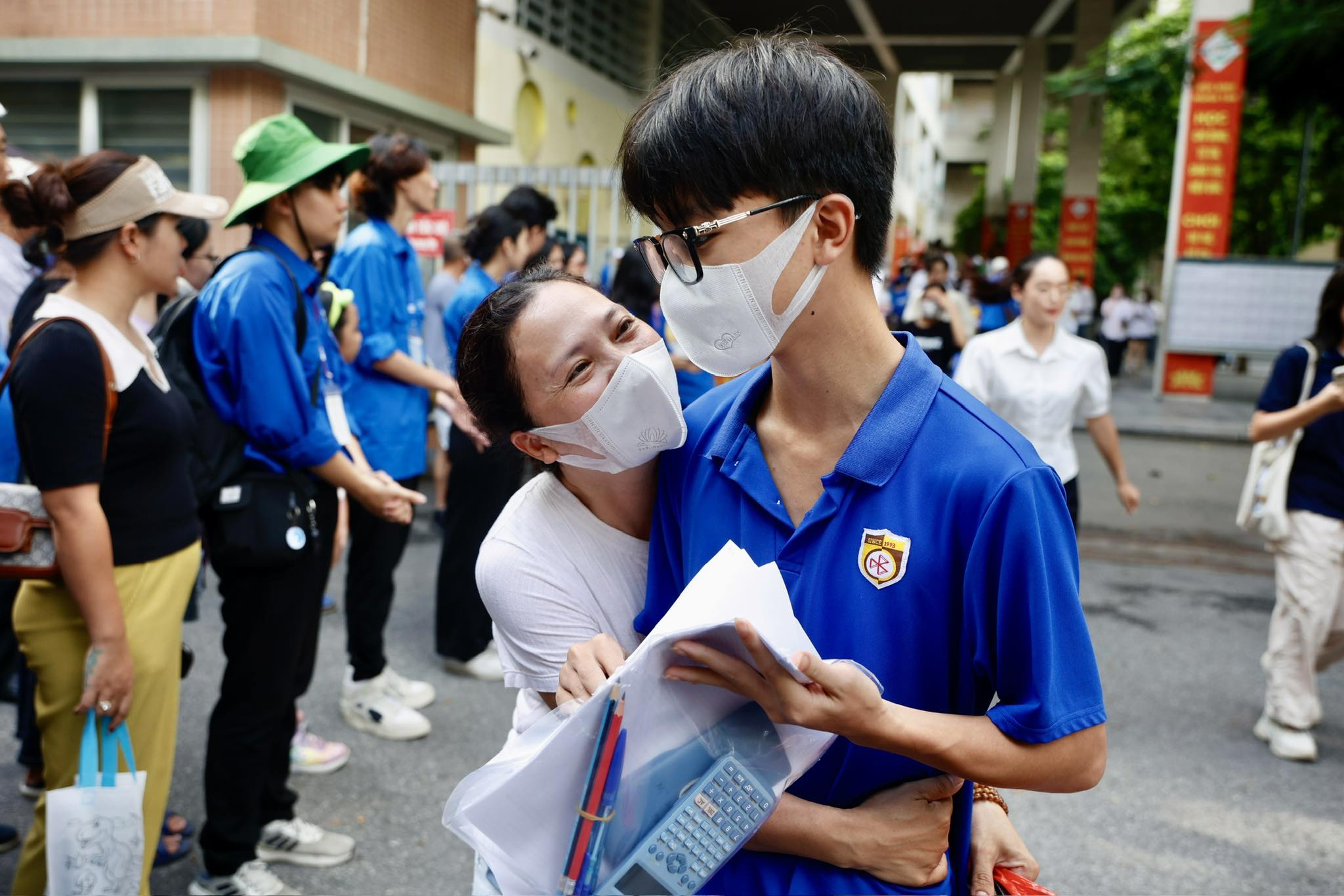 Thí sinh Hà Nội than đề toán khó, xuất hiện nhiều 'câu lạ'- Ảnh 7.