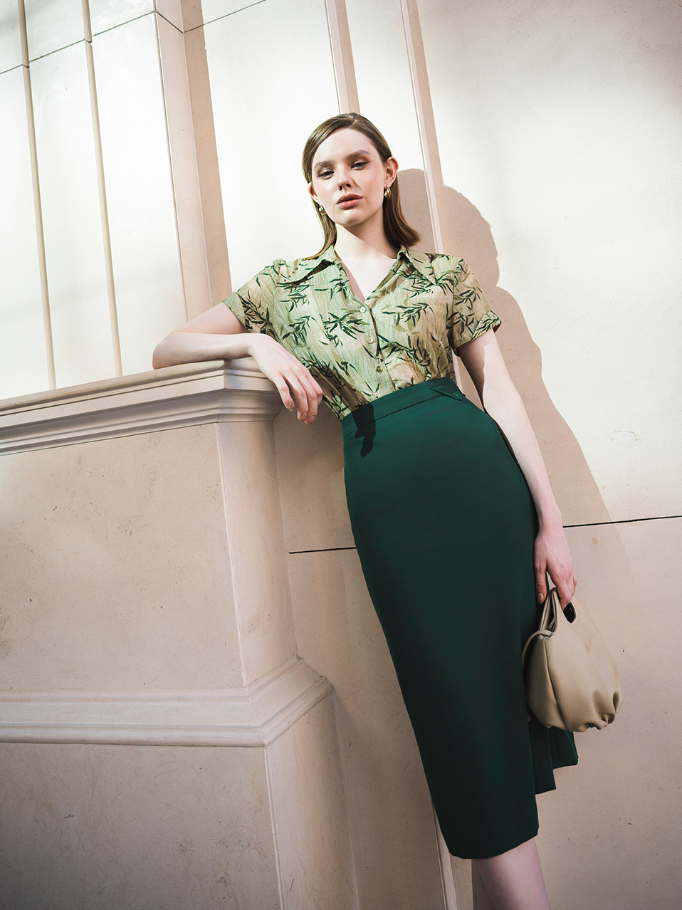 5 ідей гарних нарядів для роботи та виходу в світ цього сезону - Фото 7. 5 ý tưởng mặc đẹp đi làm, đi chơi mùa này- Ảnh 7.