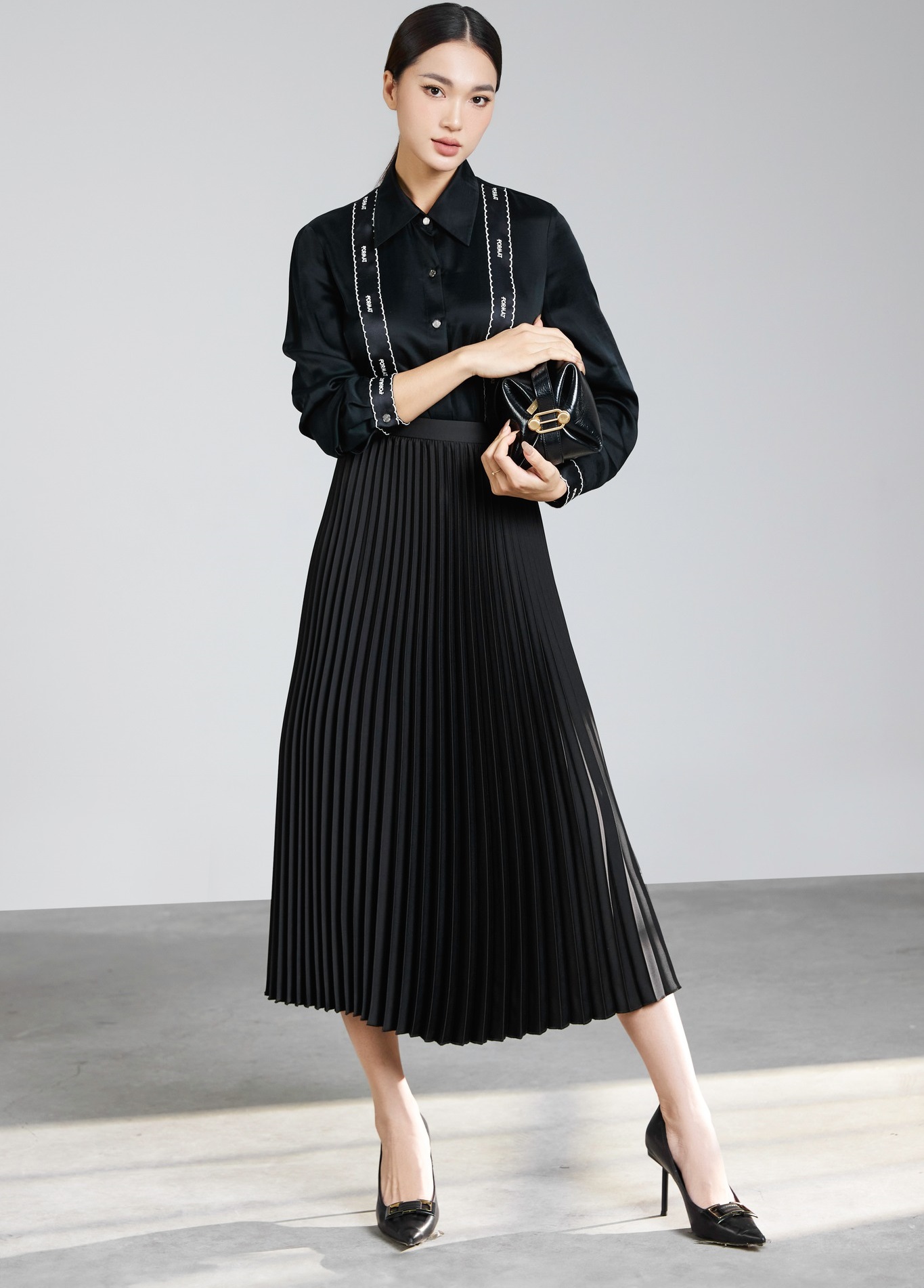 Framhäv din kraftfulla look med Quiet Luxury-trenden - Bild 8. Tôn lên dáng vẻ quyền lực với xu hướng Quiet Luxury- Ảnh 8.