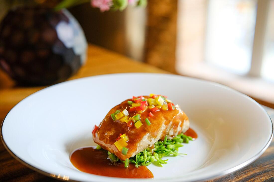 ភោជនីយដ្ឋានបារាំងល្បីបំផុតក្នុងប្រទេសវៀតណាមដែលទាក់ភ្នែក Michelin Guide - រូបថត ៧. Những nhà hàng Pháp nổi tiếng nhất Việt Nam lọt vào 'mắt xanh' Michelin Guide- Ảnh 7.