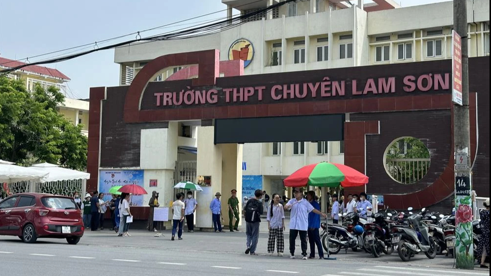 Phúc khảo bài thi vào trường chuyên Lam Sơn: Từ 1 điểm lên 9 điểm | VOZ