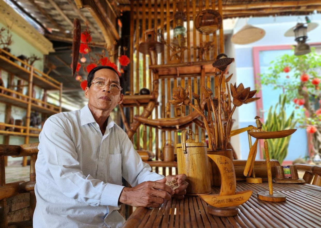 Người đàn ông 30 năm dựng chòi tranh đón khách Tây- Ảnh 3.