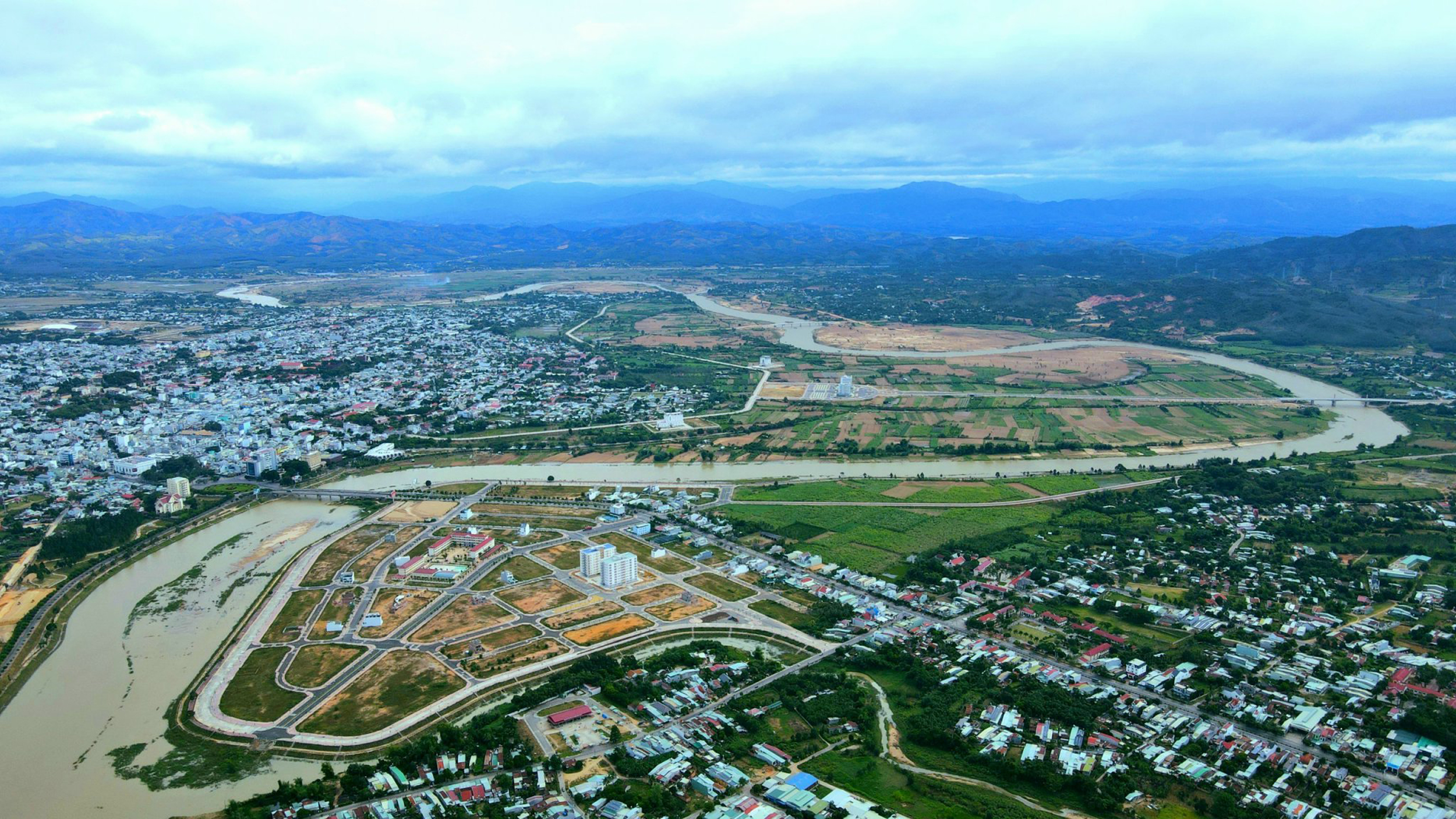 Phát triển 'hành lang công nghiệp' miền Trung và Tây nguyên- Ảnh 7.