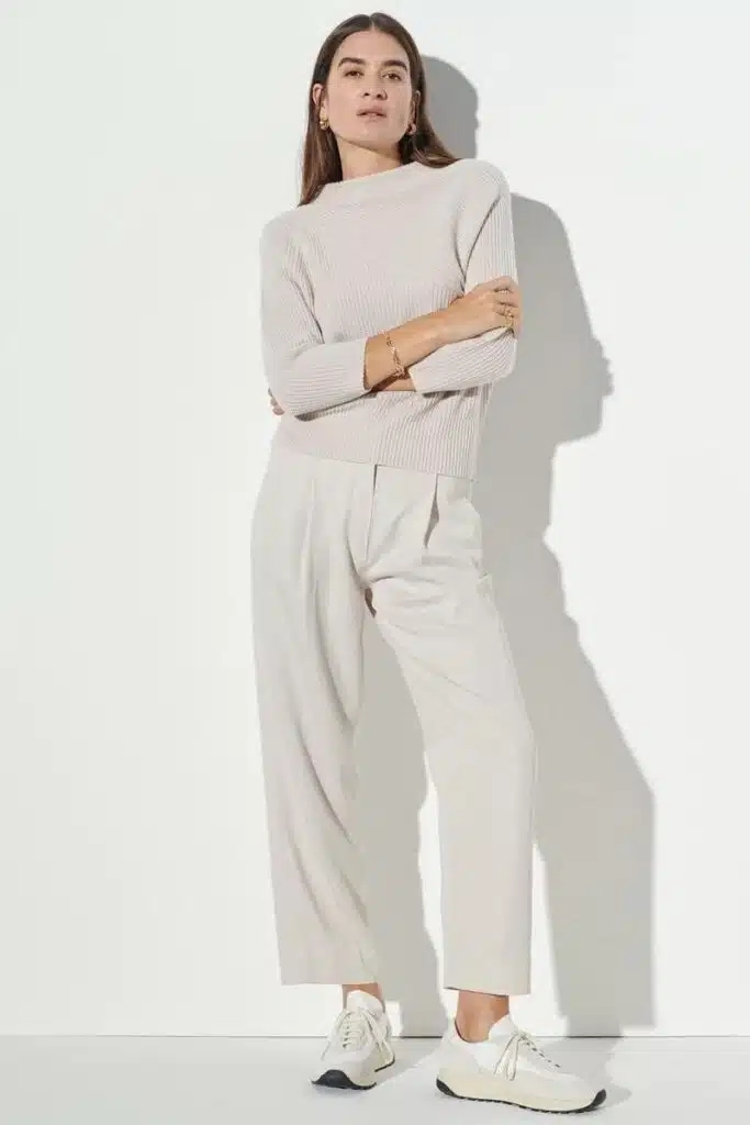 Monokróm, monokróm öltözék - hogyan tehetik a követők gyorsan elegánssá a megjelenésüket - 2. kép. Monochrome, trang phục đơn sắc - cách tín đồ nhanh chóng sở hữu vẻ thanh lịch- Ảnh 2.