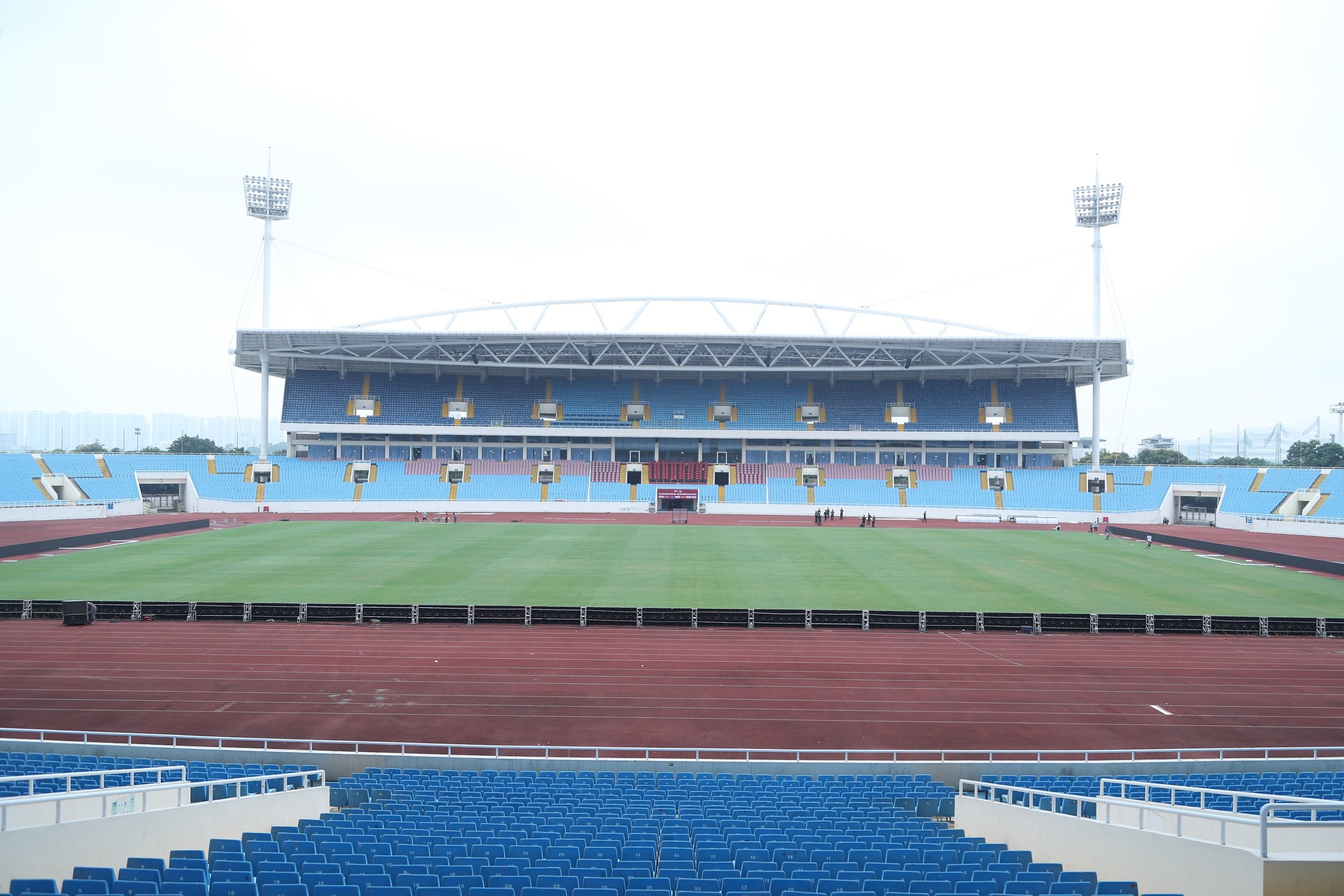 Sân Mỹ Đình 'bóng loáng', sẵn sàng cho trận ra mắt ông Kim, Việt Nam đấu Philippines- Ảnh 8.