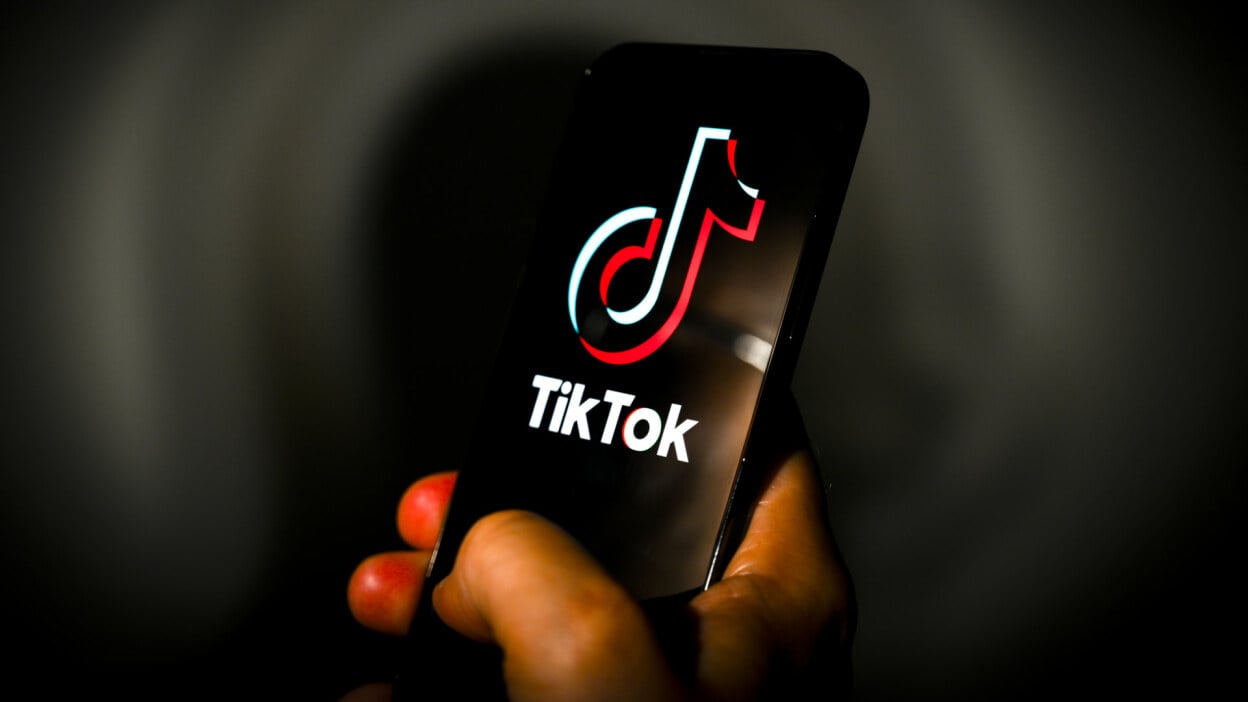 TikTok đưa ra thông báo khẩn cấp sau khi hàng loạt tài khoản nổi tiếng bị hack - Hình 1