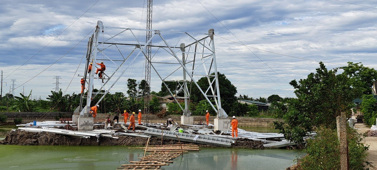 Đường dây 500kV 'đua' tiến độ- Ảnh 5.