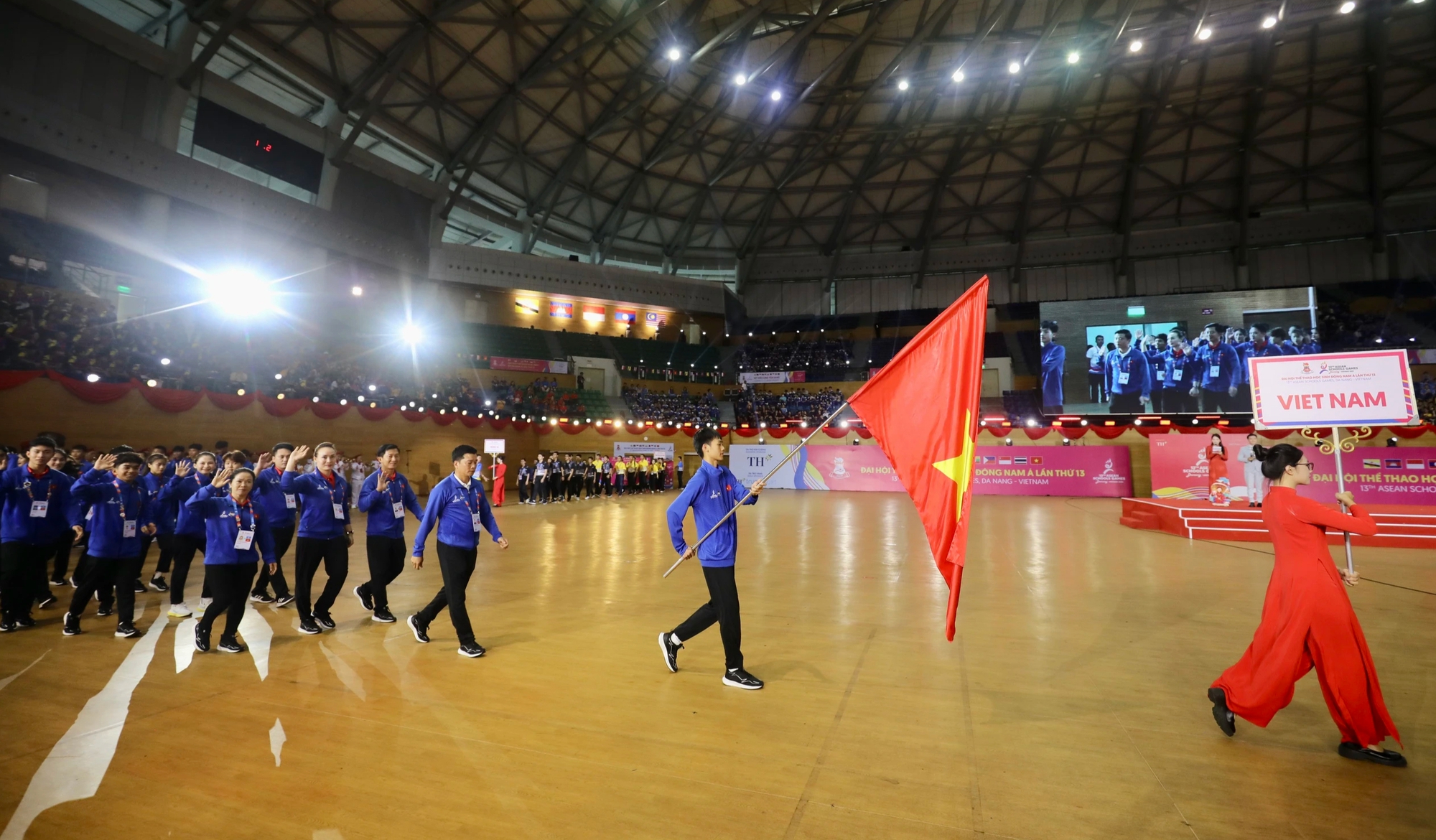 Đại hội thể thao học sinh Đông Nam Á: Tình bạn nảy nở từ sàn đấu- Ảnh 1.