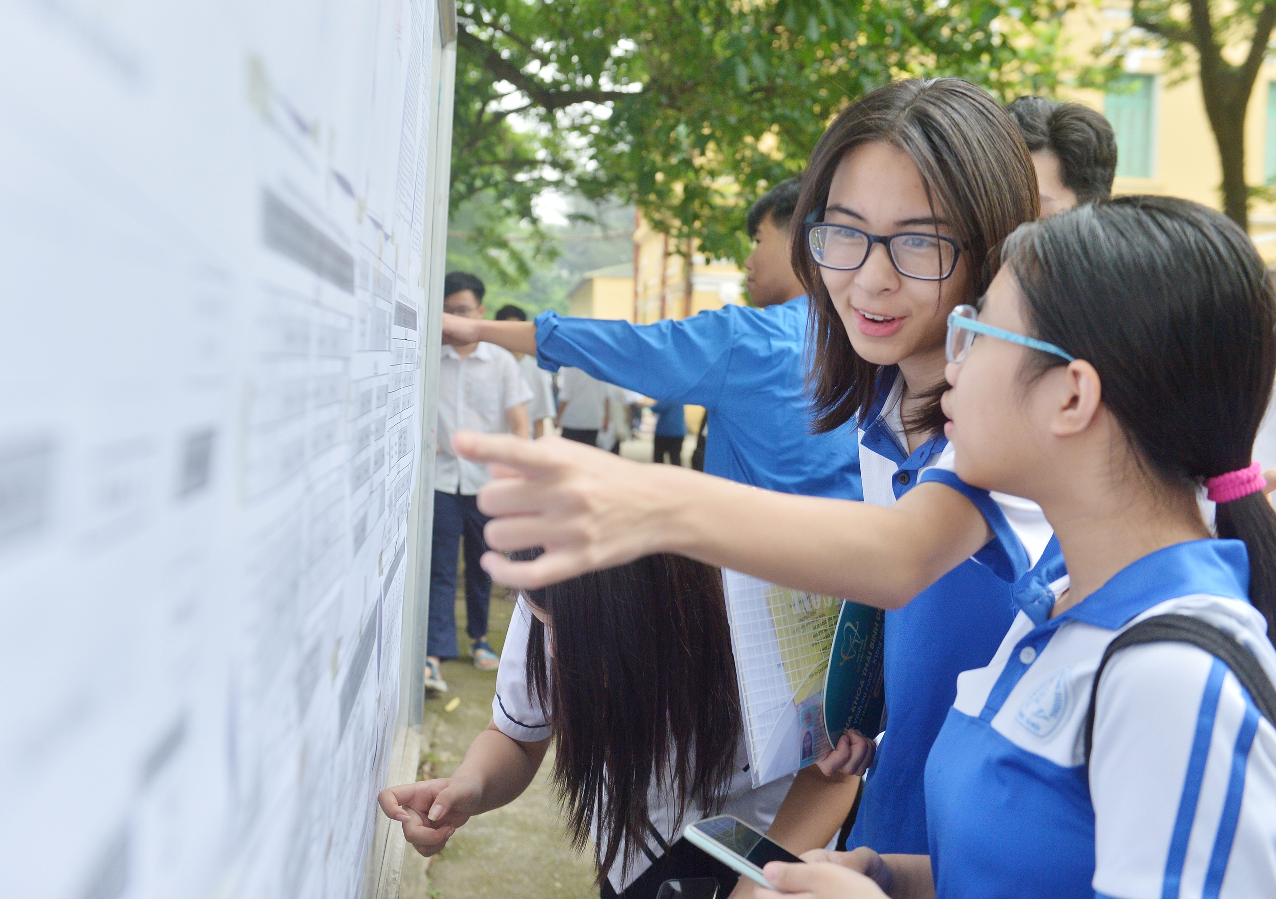 100.000 học sinh Hà Nội làm thủ tục thi vào 10: Nhiều thí sinh quên mang CCCD- Ảnh 9.