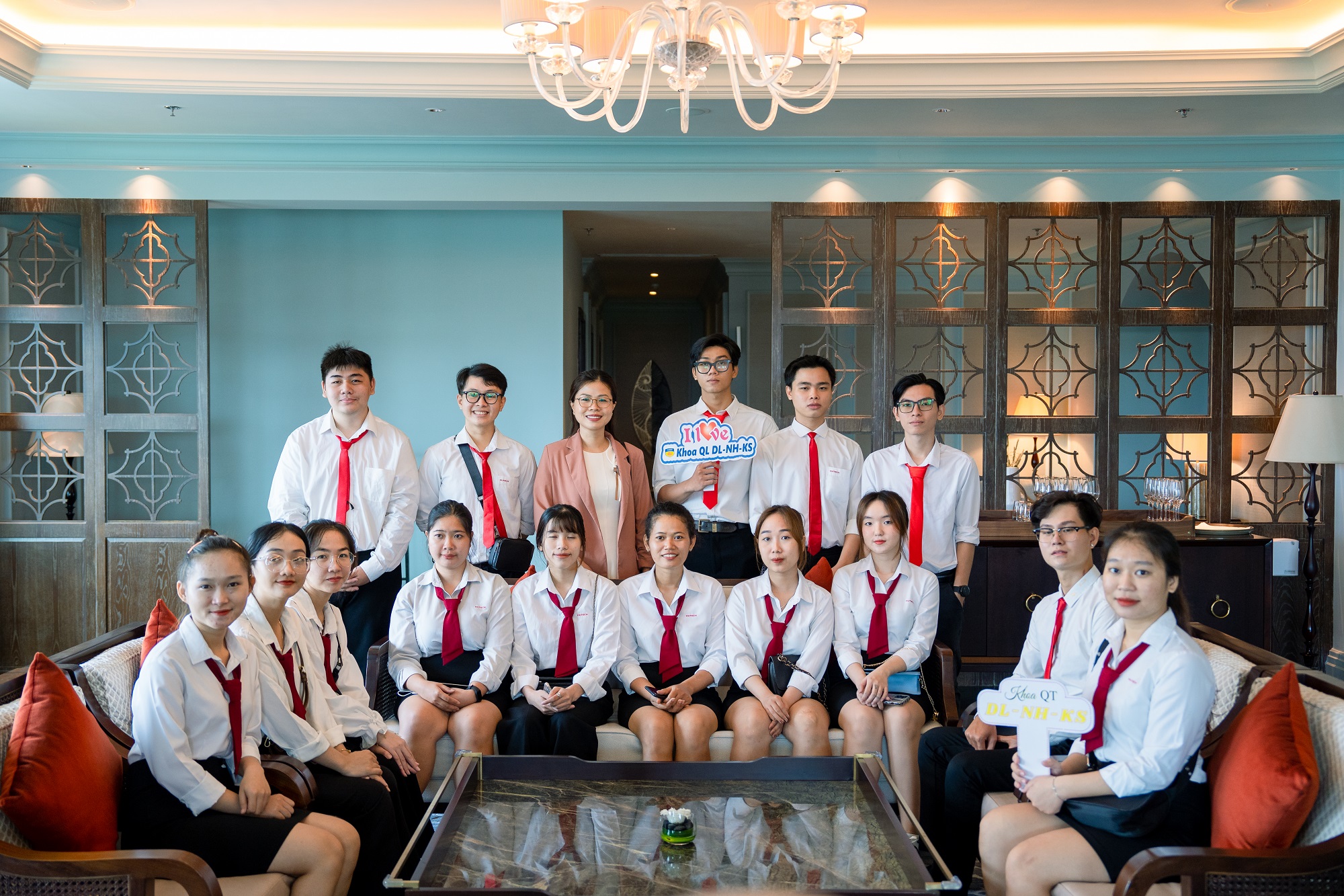 Sinh viên Du lịch - Nhà hàng - Khách sạn học gì từ những kỳ 'internship 5 sao'? | VÒNG TRÒN HƯỚNG NGHIỆP mùa 2- Ảnh 2.