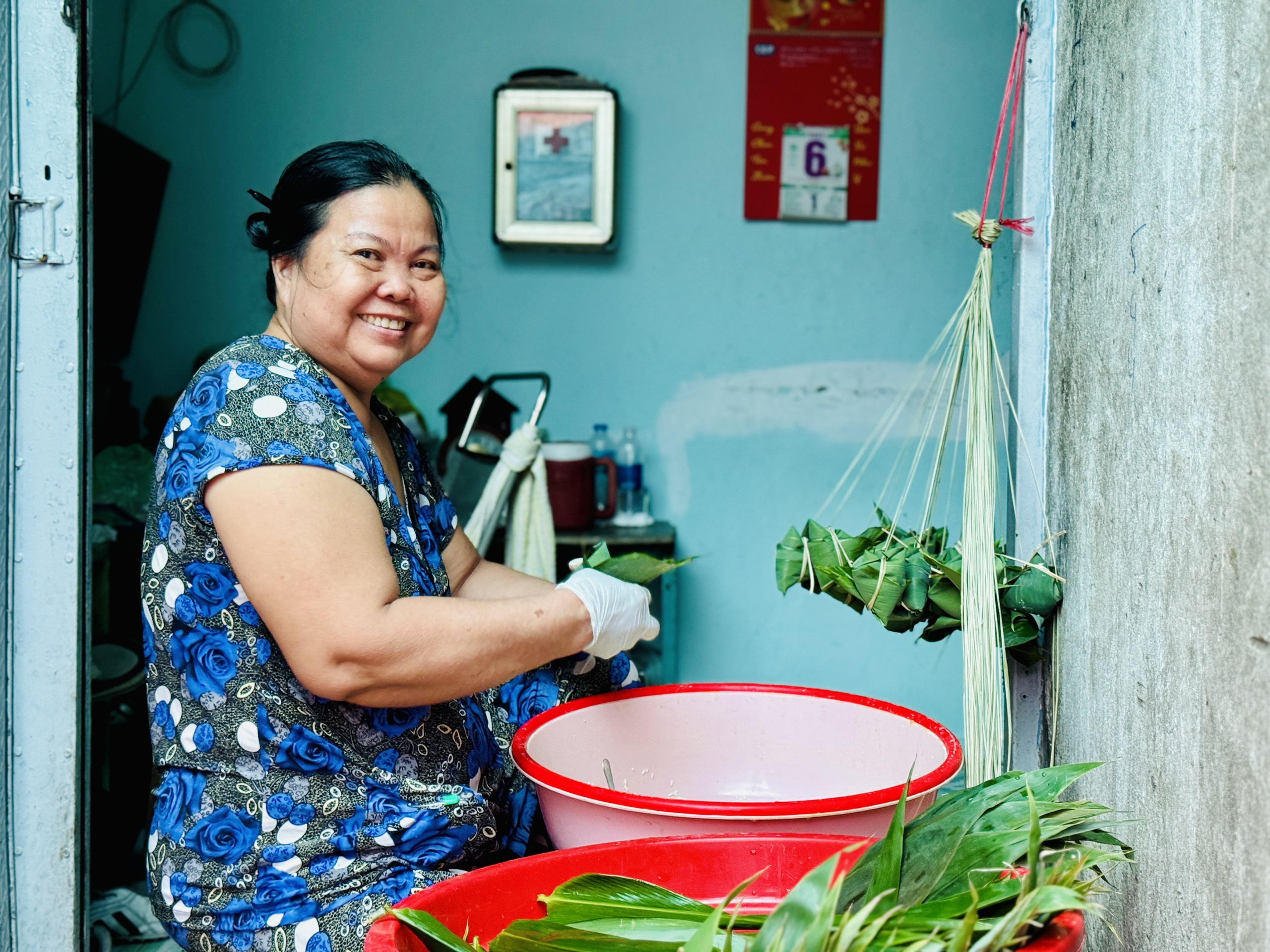 Xóm bánh ú lớn nhất TP.HCM nổi lửa trắng đêm, tất bật dịp Tết Đoan Ngọ- Ảnh 4.