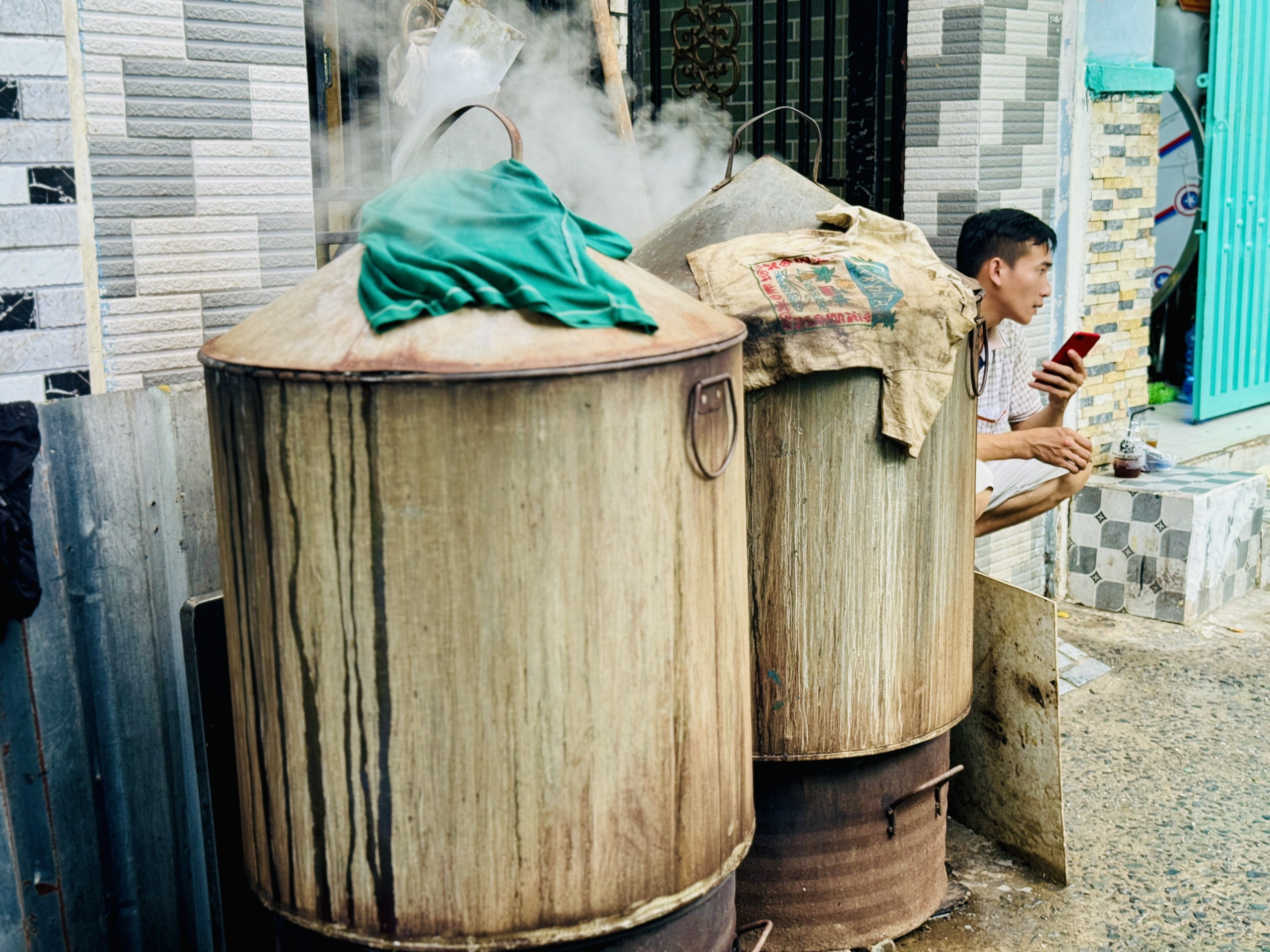 Xóm bánh ú lớn nhất TP.HCM nổi lửa trắng đêm, tất bật dịp Tết Đoan Ngọ- Ảnh 6.