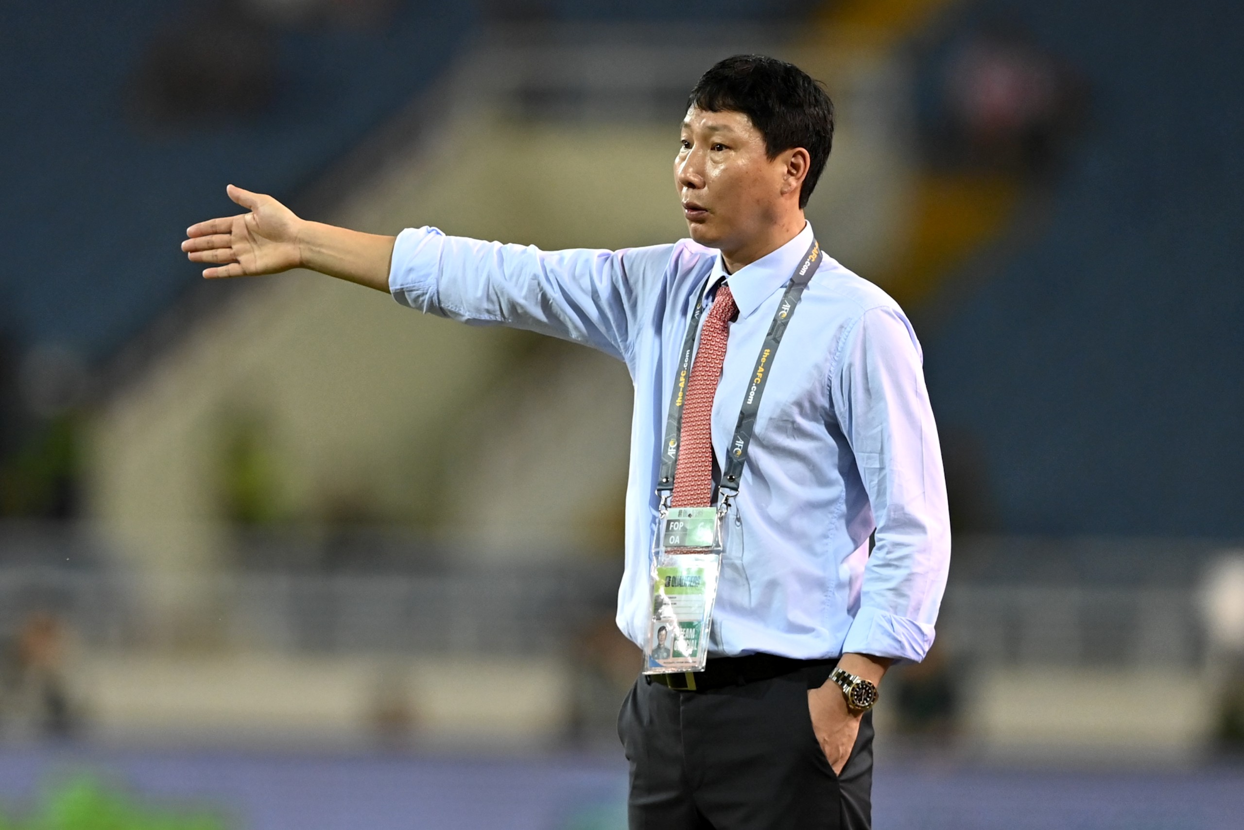 AFF Cup 2024: HLV Kim Sang-sik phô diễn thực tài, chiến đấu vì bóng đá Việt Nam!- Ảnh 1.