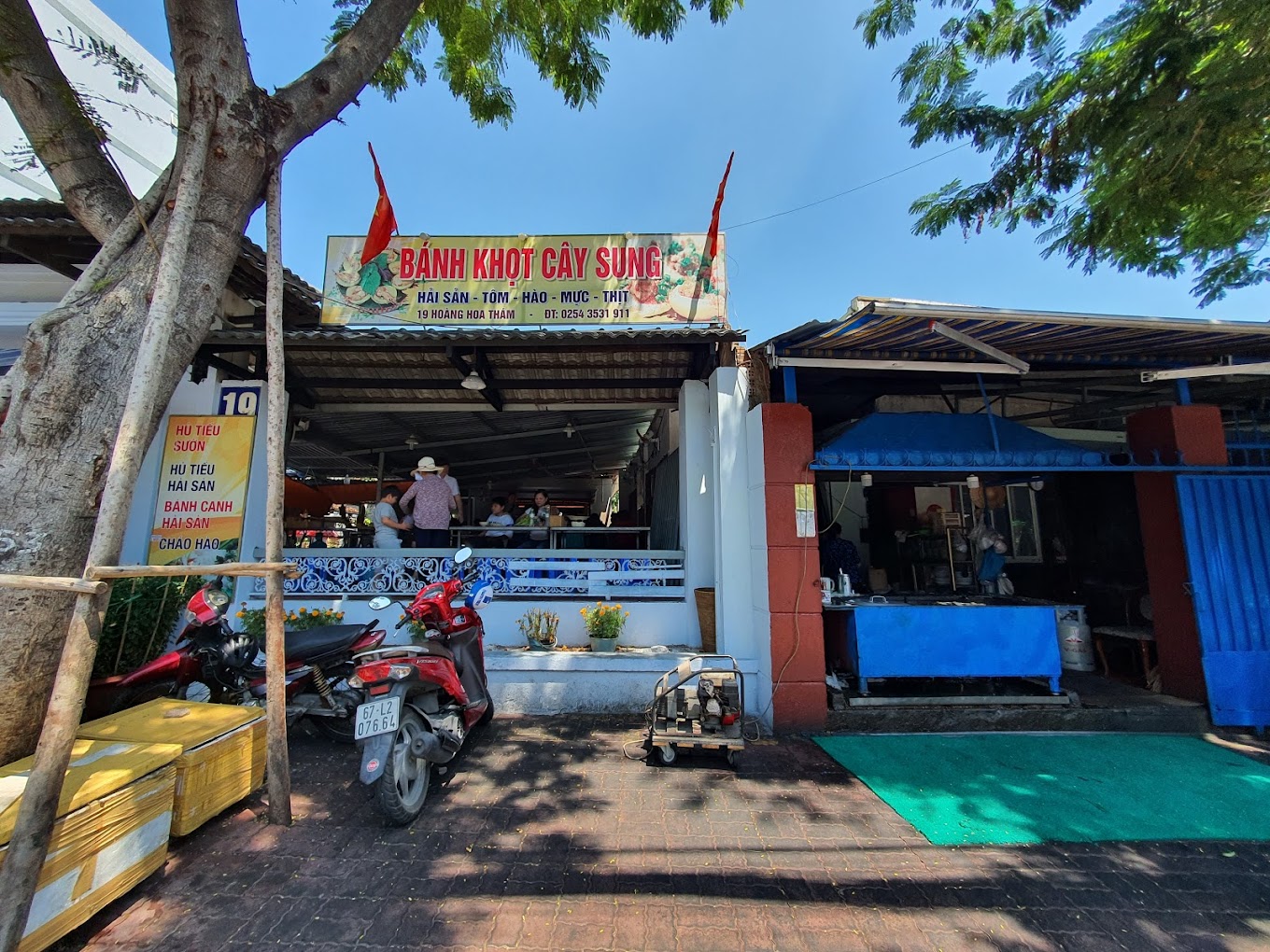 Toko banh khot yang menarik di Vung Tau - Foto 3. Những tiệm bánh khọt hấp dẫn tại Vũng Tàu- Ảnh 3.