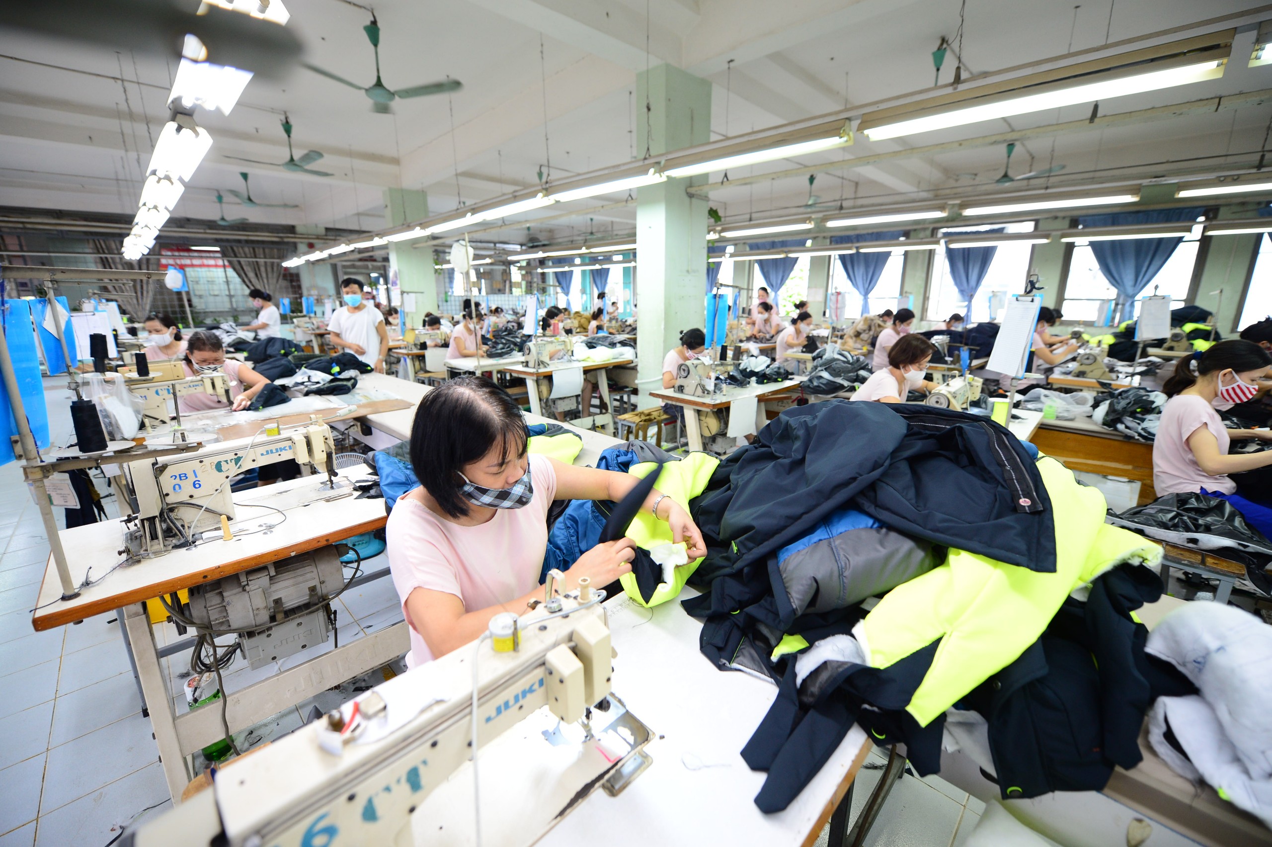 Phó chủ tịch TP.HCM lo ngại doanh nghiệp đóng cửa gia tăng- Ảnh 2. Phó chủ tịch TP.HCM lo ngại doanh nghiệp đóng cửa gia tăng- Ảnh 2.