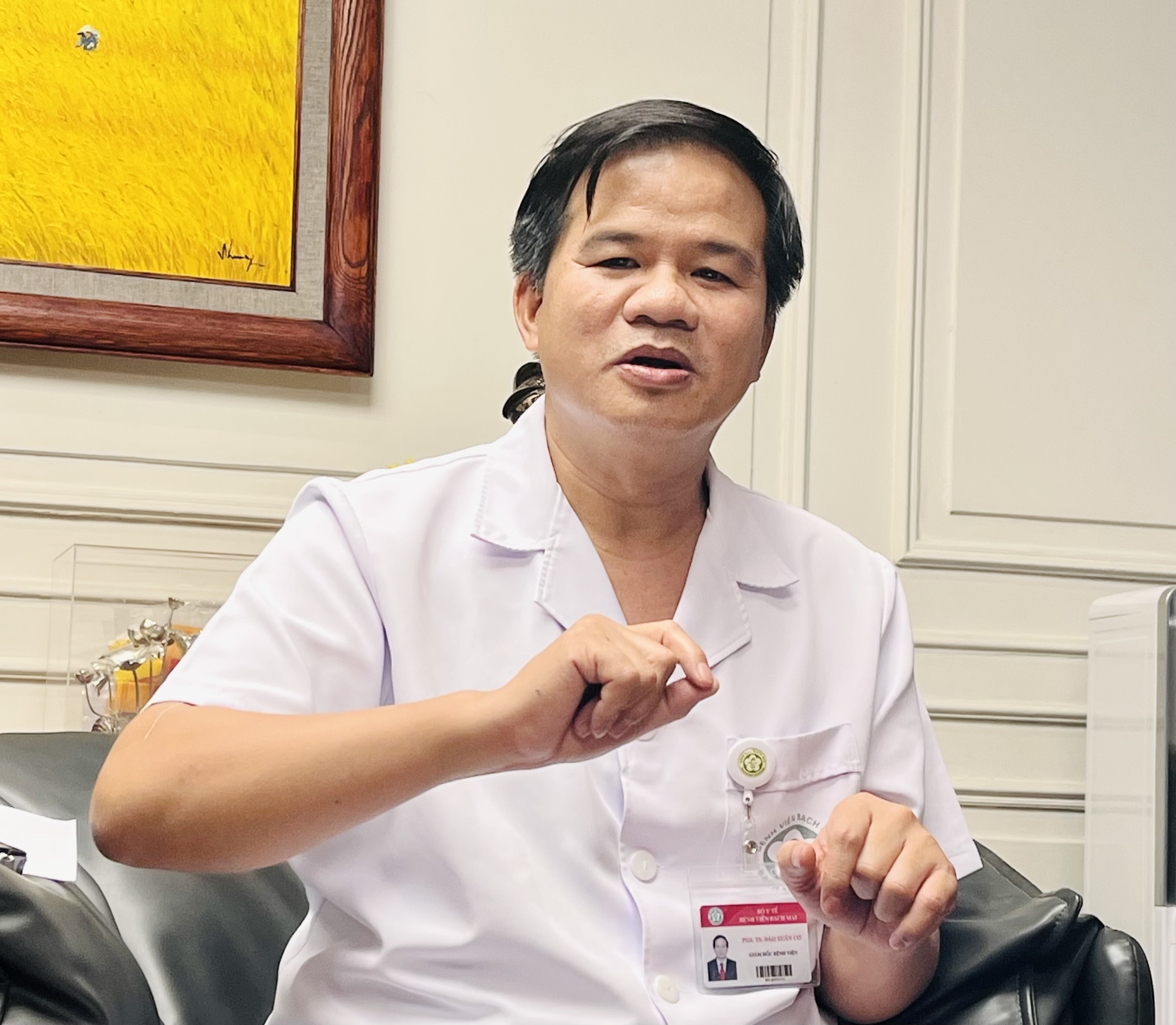 Bệnh nhân chờ khám từ 5 giờ sáng, giám đốc bệnh viện cam kết giải pháp- Ảnh 2. Bệnh nhân chờ khám từ 5 giờ sáng, giám đốc bệnh viện cam kết giải pháp- Ảnh 2.
