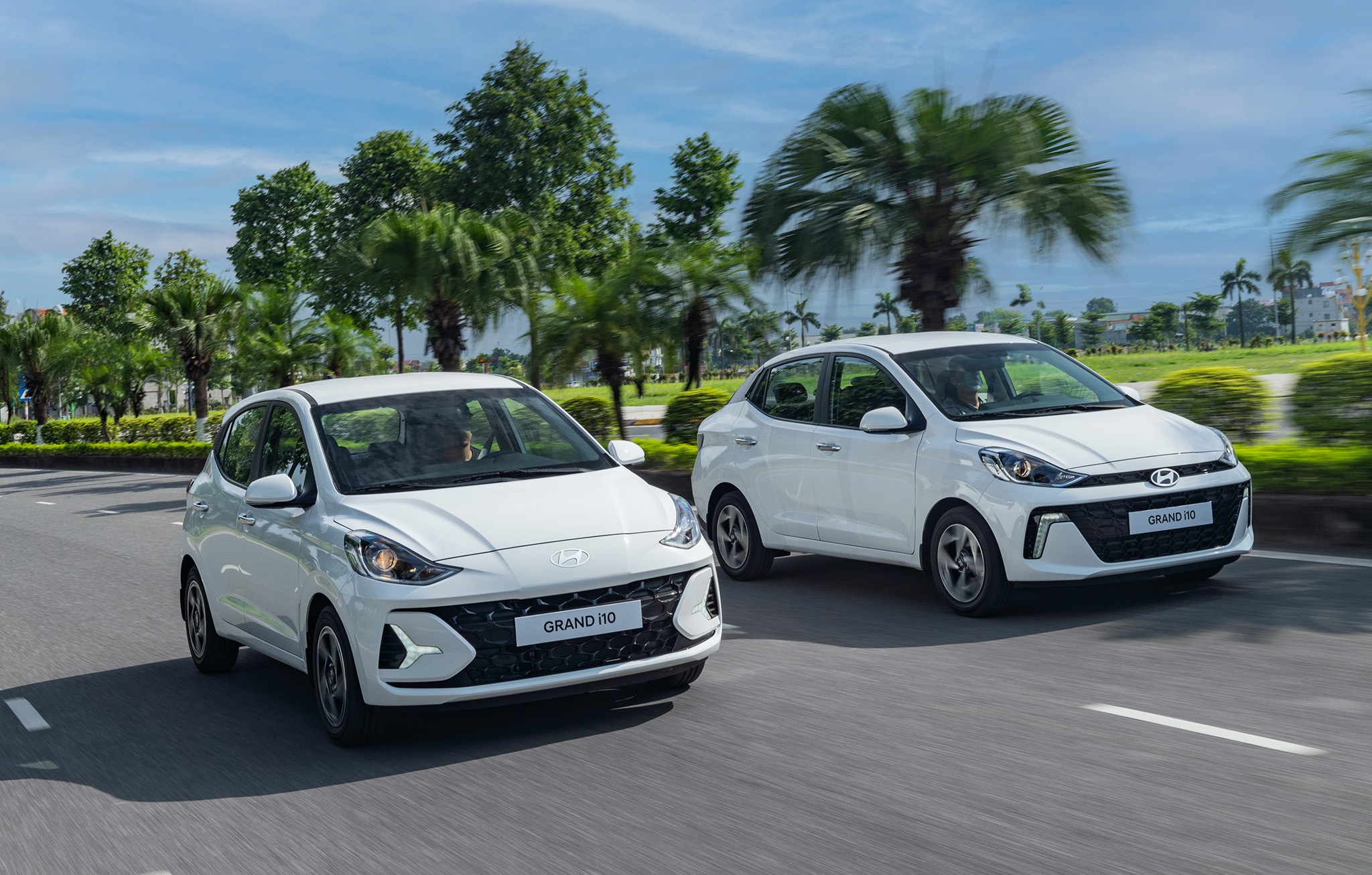  Hyundai Grand i10 độc diễn, Wigo chạm đáy - Ảnh 1.