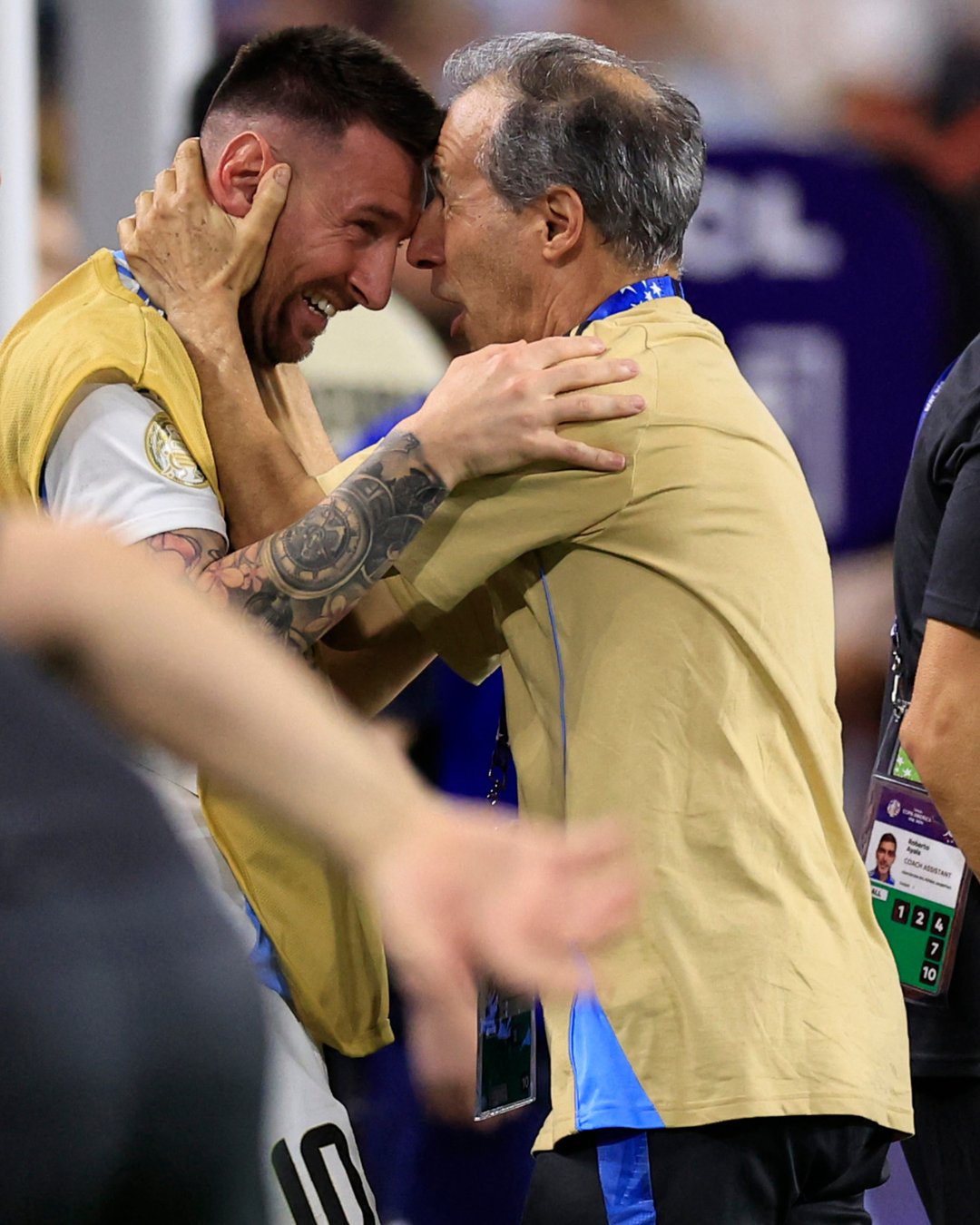 Đội tuyển Argentina vô địch Copa America nghẹt thở, Messi và Di Maria khóc  cười hạnh phúc