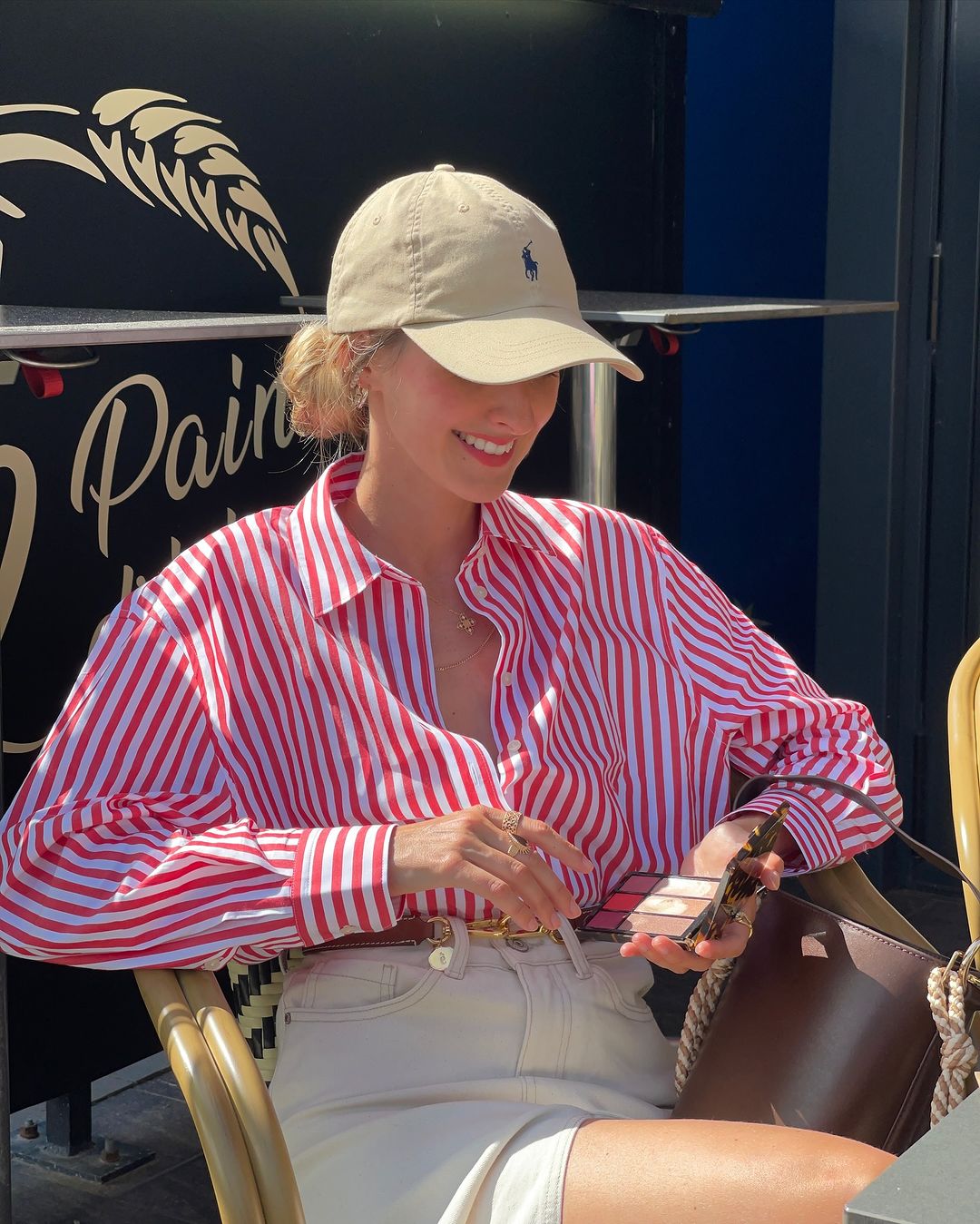 ម៉ូដបុរាណដើរពេញផ្លូវ - រូបថត ៨. Thời trang cổ điển chiếm sóng đường phố- Ảnh 8.