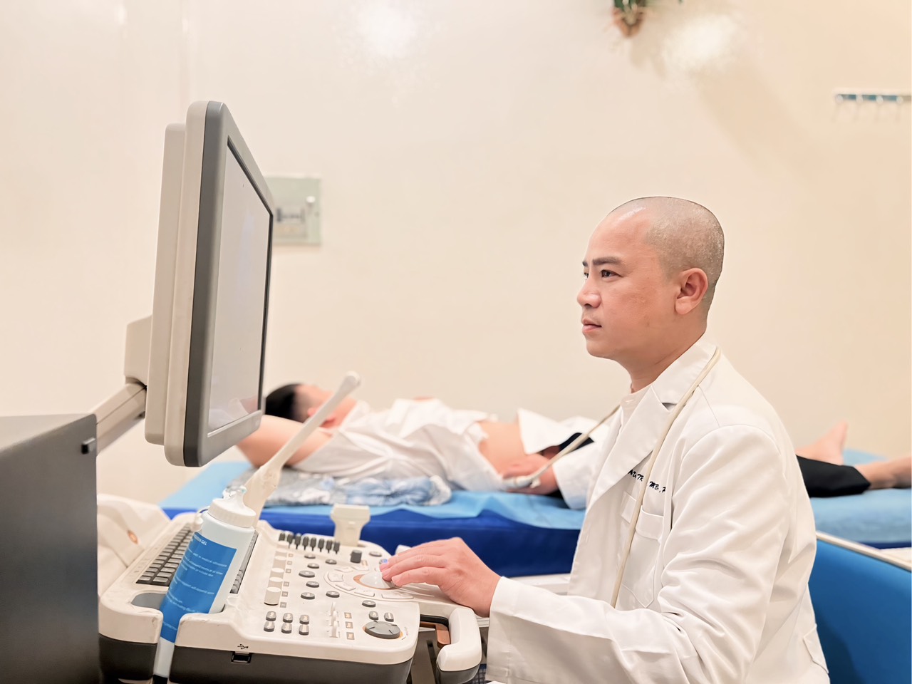 Đi 'mát xa', nam thanh niên mắc sùi mào gà dù đã tiêm ngừa vắc xin HPV- Ảnh 1. Đi 'mát xa', nam thanh niên mắc sùi mào gà dù đã tiêm ngừa vắc xin HPV- Ảnh 1.