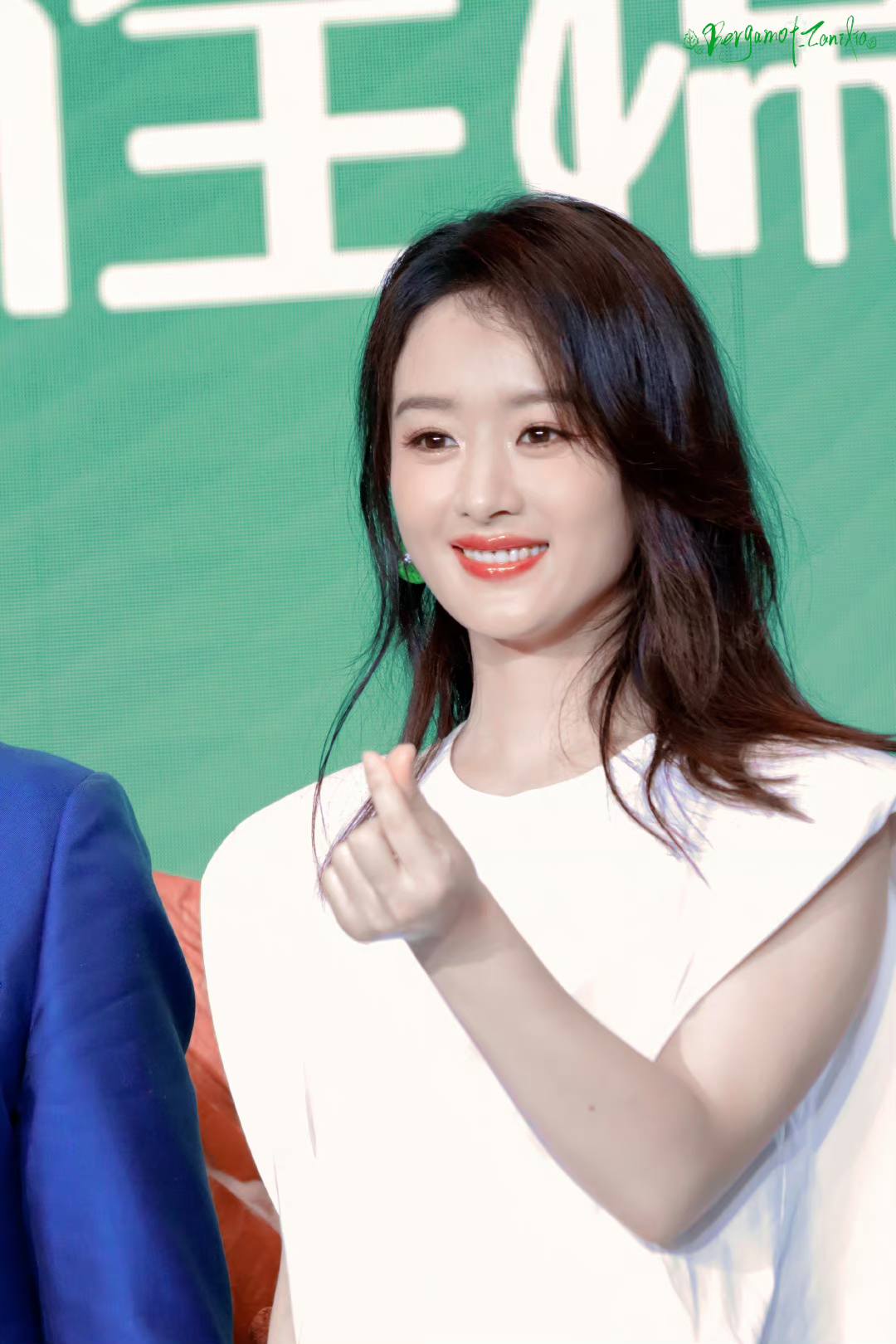 Trieu Le Dinh caused a stir with her summer wardrobe when she visibly gained weight - Photo 5. Triệu Lệ Dĩnh gây sốt với tủ đồ ngày hè khi lên cân trông thấy- Ảnh 5.