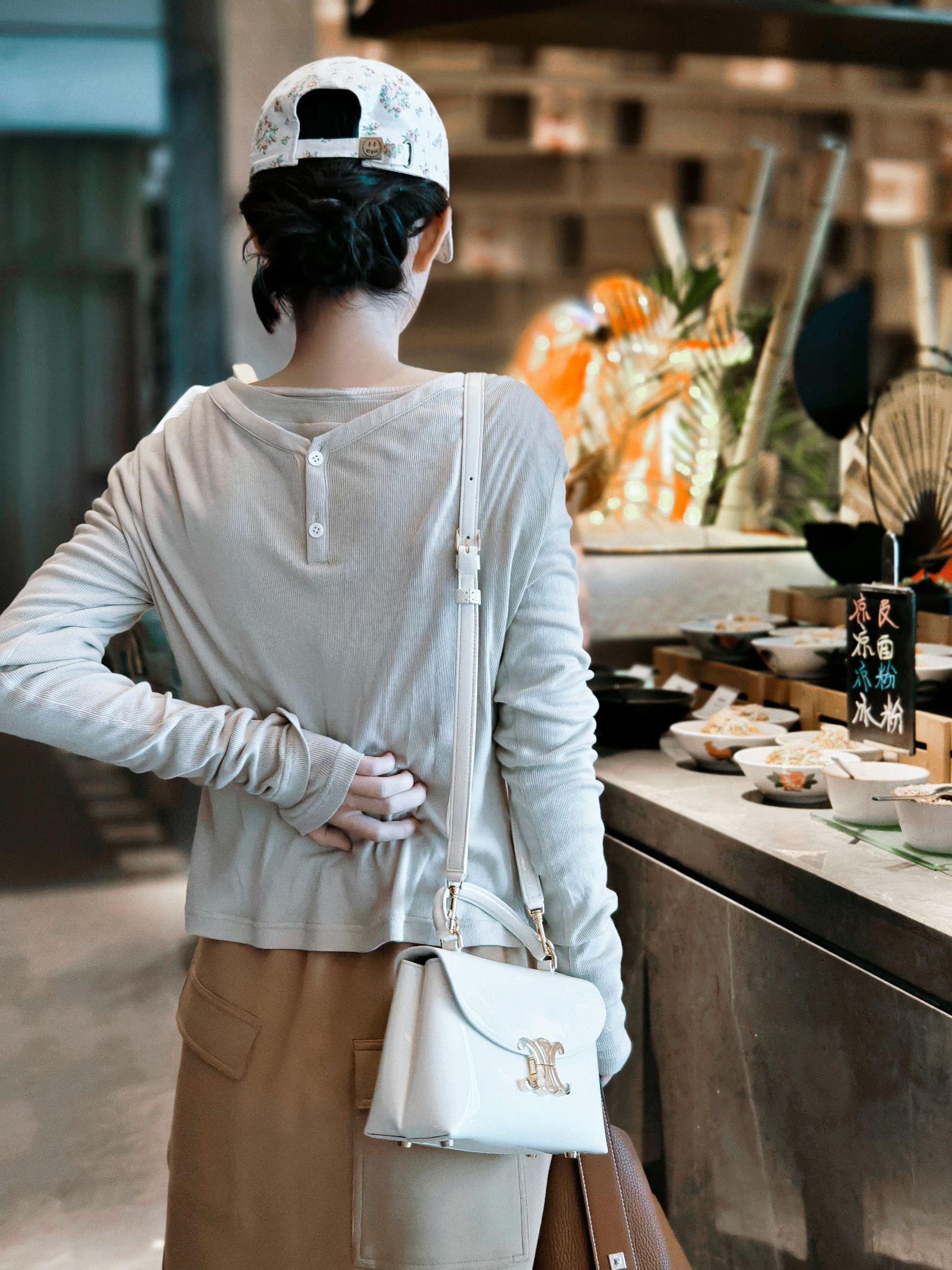 Trieu Le Dinh caused a stir with her summer wardrobe when she visibly gained weight - Photo 2. Triệu Lệ Dĩnh gây sốt với tủ đồ ngày hè khi lên cân trông thấy- Ảnh 2.