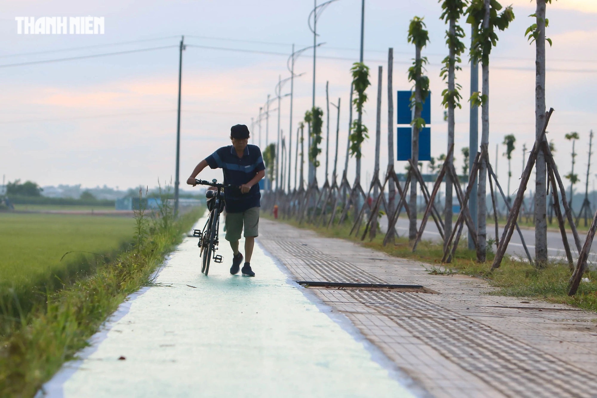 'Giải mã' những vạch màu xanh lạ mắt trên vỉa hè đô thị Huế- Ảnh 4.