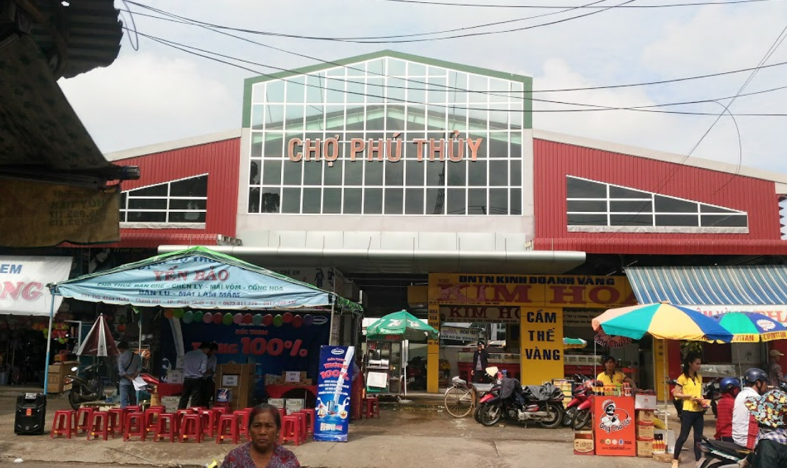 បើចង់ទិញគ្រឿងសមុទ្រស្រស់ៗ សូមទៅផ្សារទាំង៤នេះនៅផាន់ថាវ - រូបថត ៣. Muốn mua hải sản tươi ngon hãy đến 4 khu chợ này ở Phan Thiết- Ảnh 3.