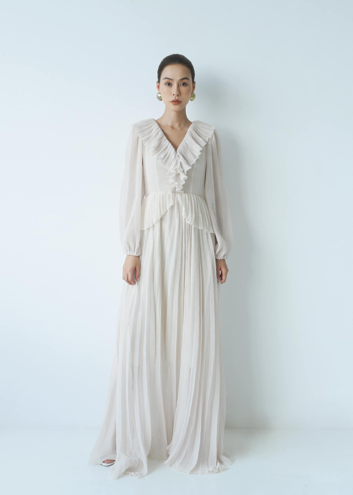 Η ασπρόμαυρη μόδα είναι εξαιρετικά ευέλικτη, εύκολη στη χρήση και εύκολη στην εμφάνιση - Φωτογραφία 4. Thời trang đen trắng cực linh hoạt, dễ mặc và dễ đẹp- Ảnh 4.