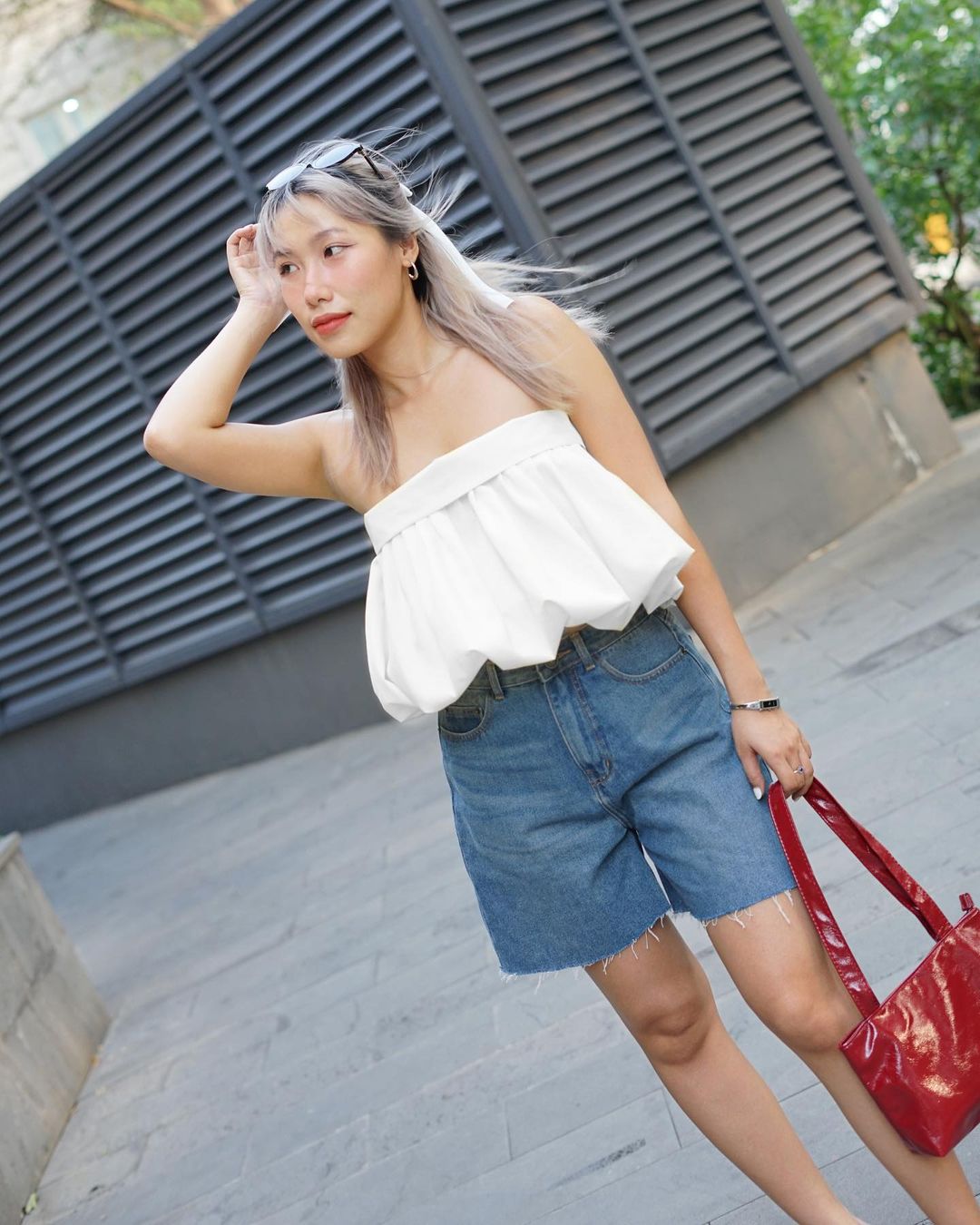 शॉर्ट्स इस चलन पर हावी हो रहे हैं, जो कूल भी हैं और लंबी टांगों पर भी अच्छे लगते हैं - फोटो 1. Những kiểu quần shorts đang chiếm lĩnh xu hướng, vừa mát vừa tôn chân dài miên man- Ảnh 1.