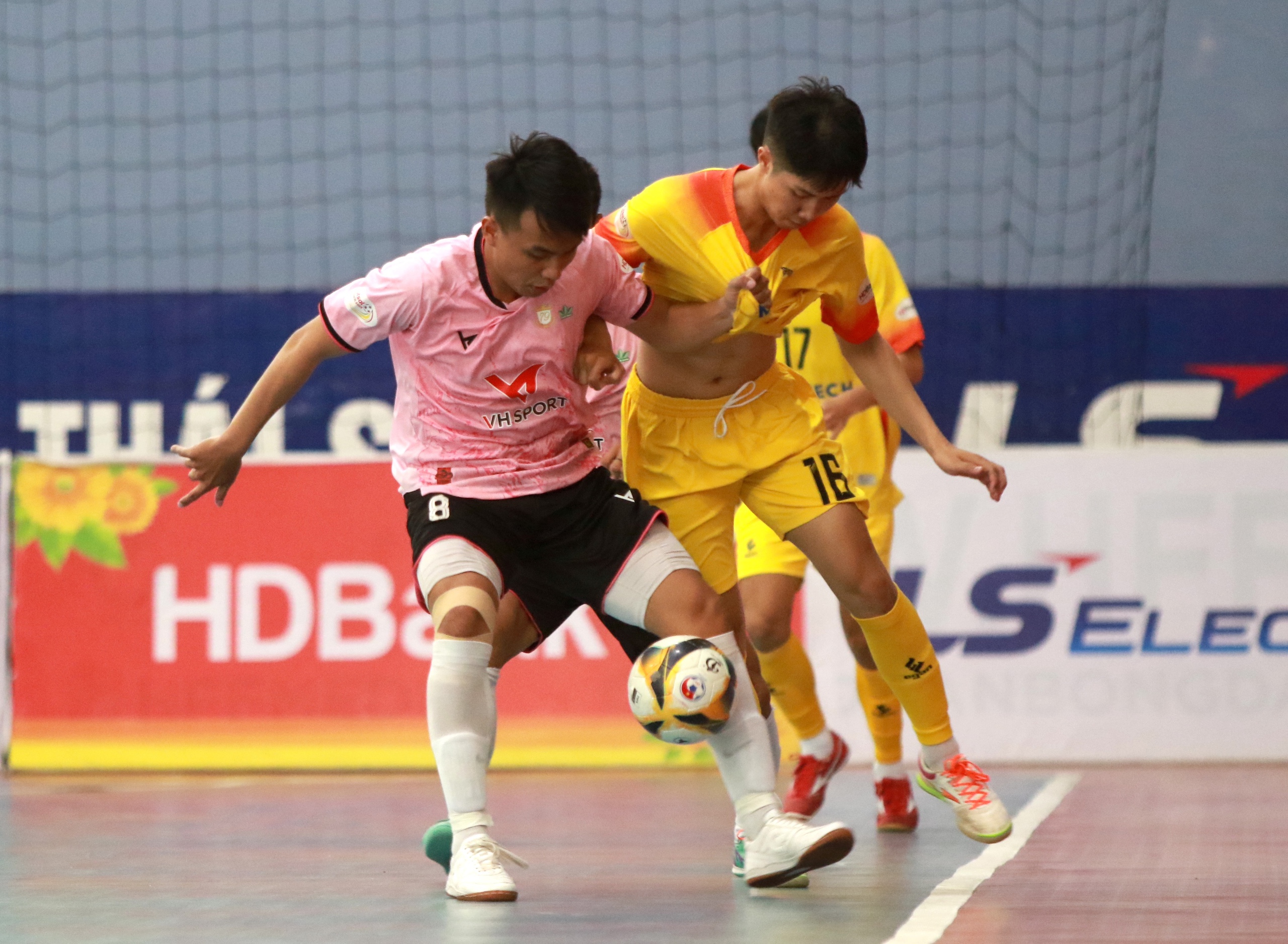 Vòng 9 giải futsal HDBank VĐQG 2024: Thái Sơn Nam TP.HCM đánh bại Sahako- Ảnh 3.