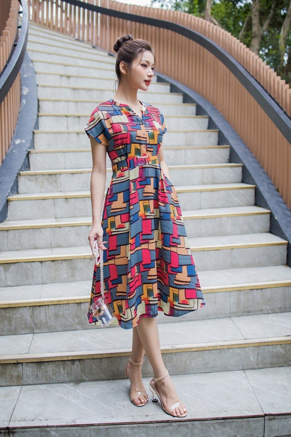 Forvandle deg til en elegant dame med en skjortekjole - Bilde 7. Hóa thân thành quý cô thanh lịch với đầm sơ mi- Ảnh 7.