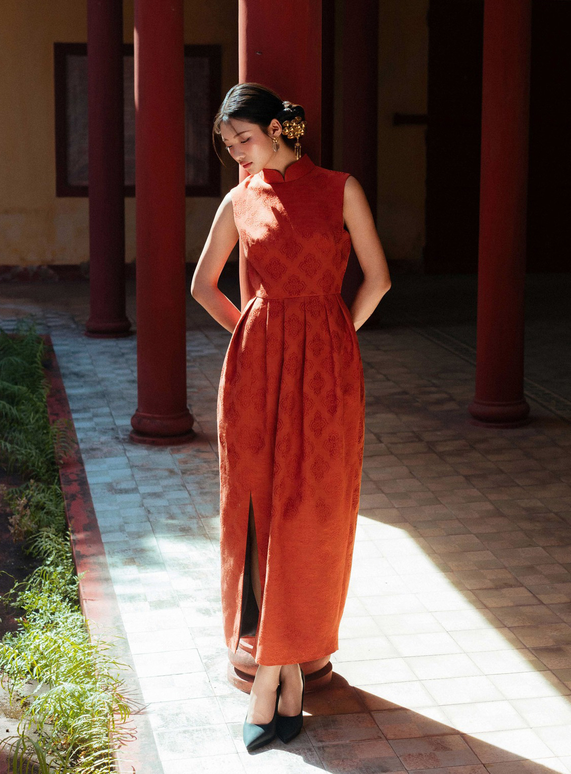 រីករាយនឹងការសំរាកលំហែនិងភាពទន់ភ្លន់នៃរ៉ូប maxi និង midi ក្នុងរដូវស្លឹកឈើជ្រុះ - រូបថត 7 ។ Tận hưởng sự thư thái, dịu dàng của váy maxi, váy midi mùa thu- Ảnh 7.