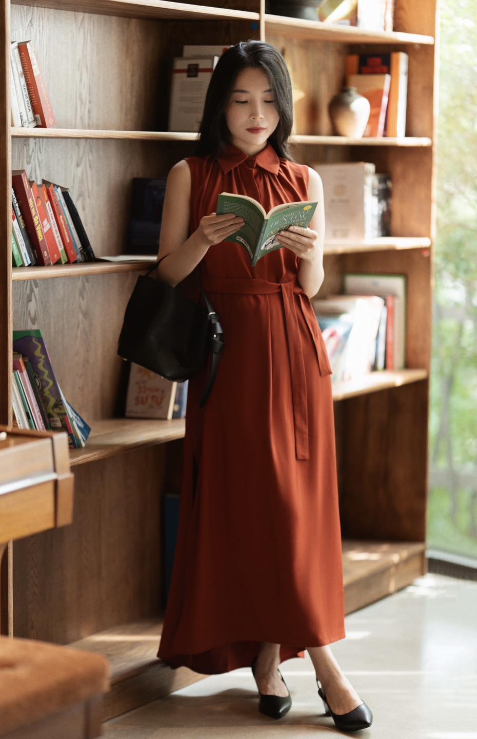 រីករាយនឹងការសំរាកលំហែនិងភាពទន់ភ្លន់នៃរ៉ូប maxi និង midi ក្នុងរដូវស្លឹកឈើជ្រុះ - រូបថត 8 ។ Tận hưởng sự thư thái, dịu dàng của váy maxi, váy midi mùa thu- Ảnh 8.