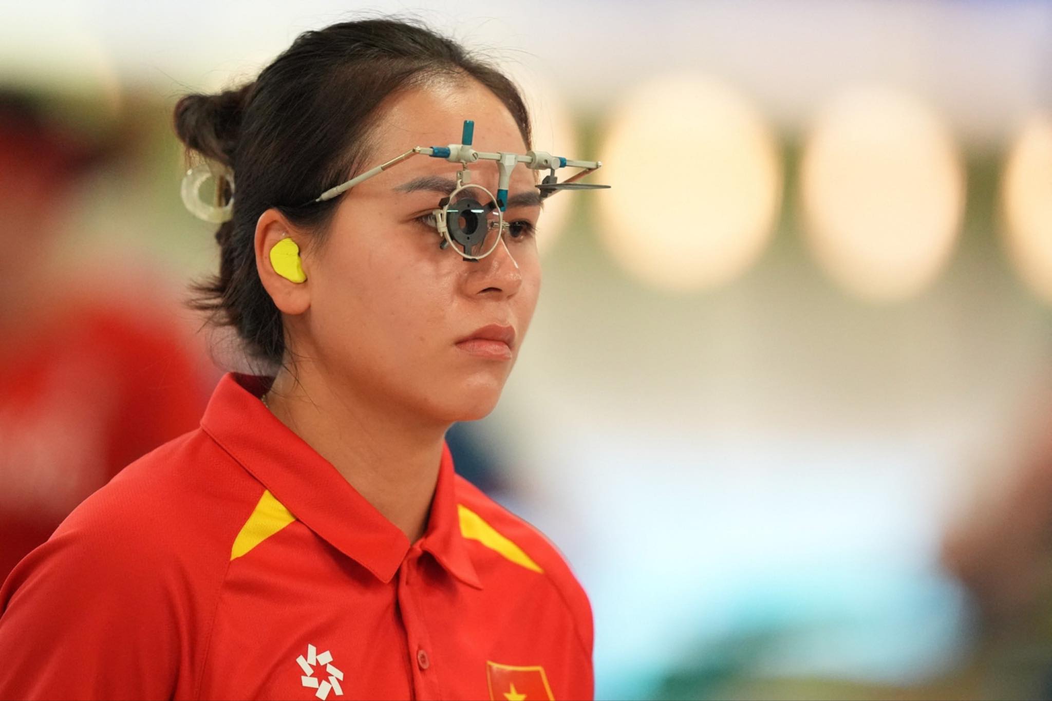 Trinh Thu Vinh excelled, reached the final of 25m air pistol - Vietnam.vn