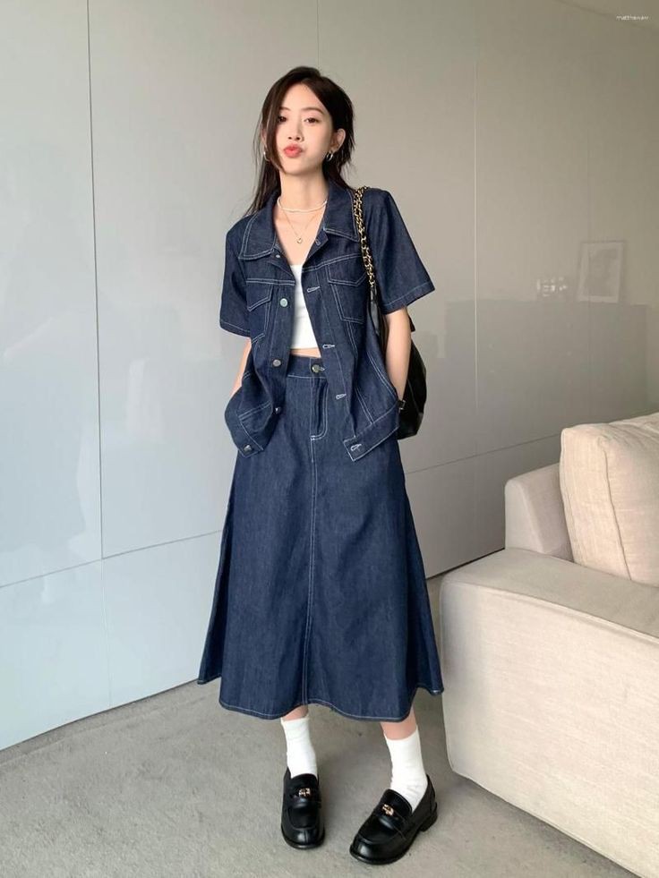 ເຄັດລັບການນຸ່ງເສື້ອວ່າງສໍາລັບເດັກຍິງທີ່ 'ຂີ້ຄ້ານ' ກ່ຽວກັບການຈັບຄູ່ເສື້ອຜ້າ - ຮູບ 2. Bí quyết diện đầm suông cho các nàng 'lười' phối đồ- Ảnh 2.