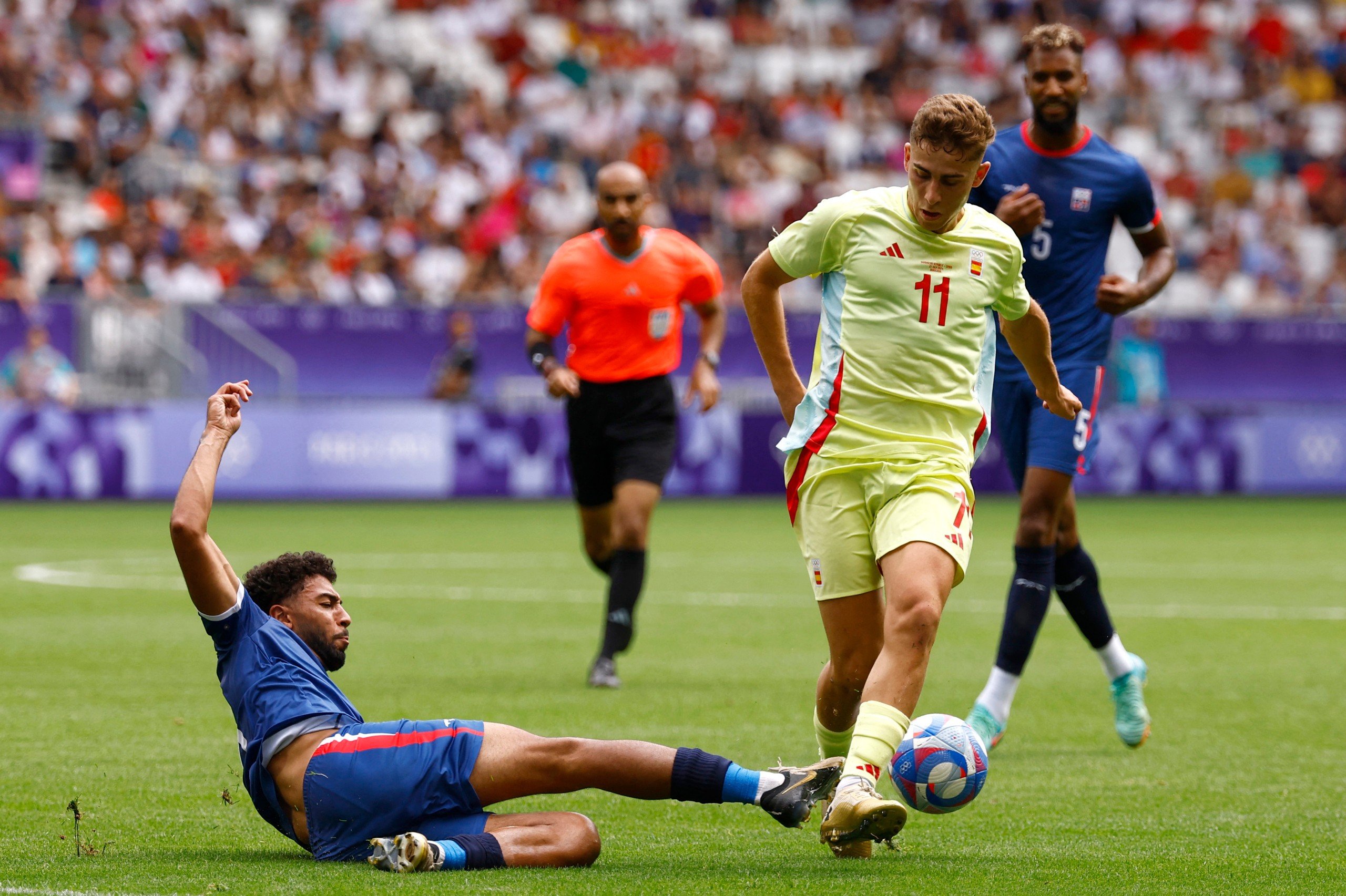 Olympic Tây Ban Nha gây ấn tượng, đàn em Messi 'nín thở'- Ảnh 1.