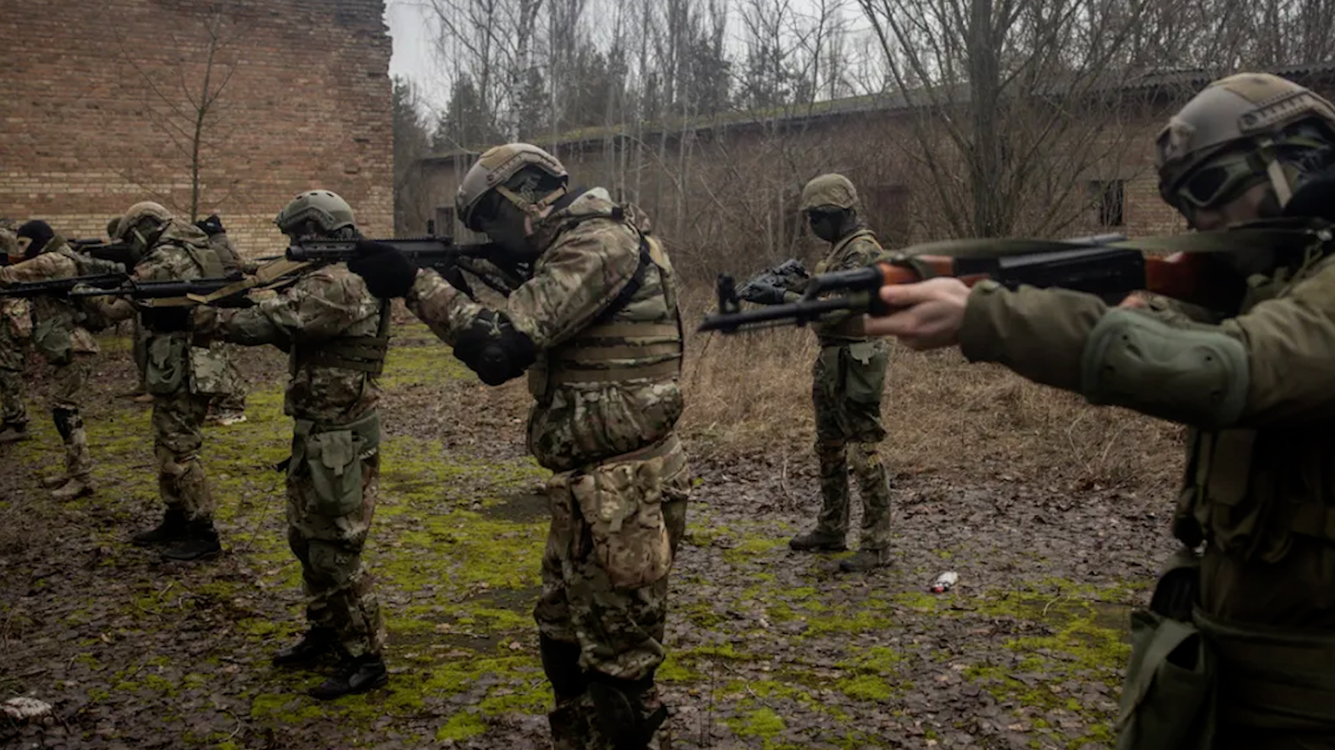 Ukraine sợ thiếu quân: Người tình nguyện không nhiều, lính nghĩa vụ không muốn ra tuyến đầu- Ảnh 1.