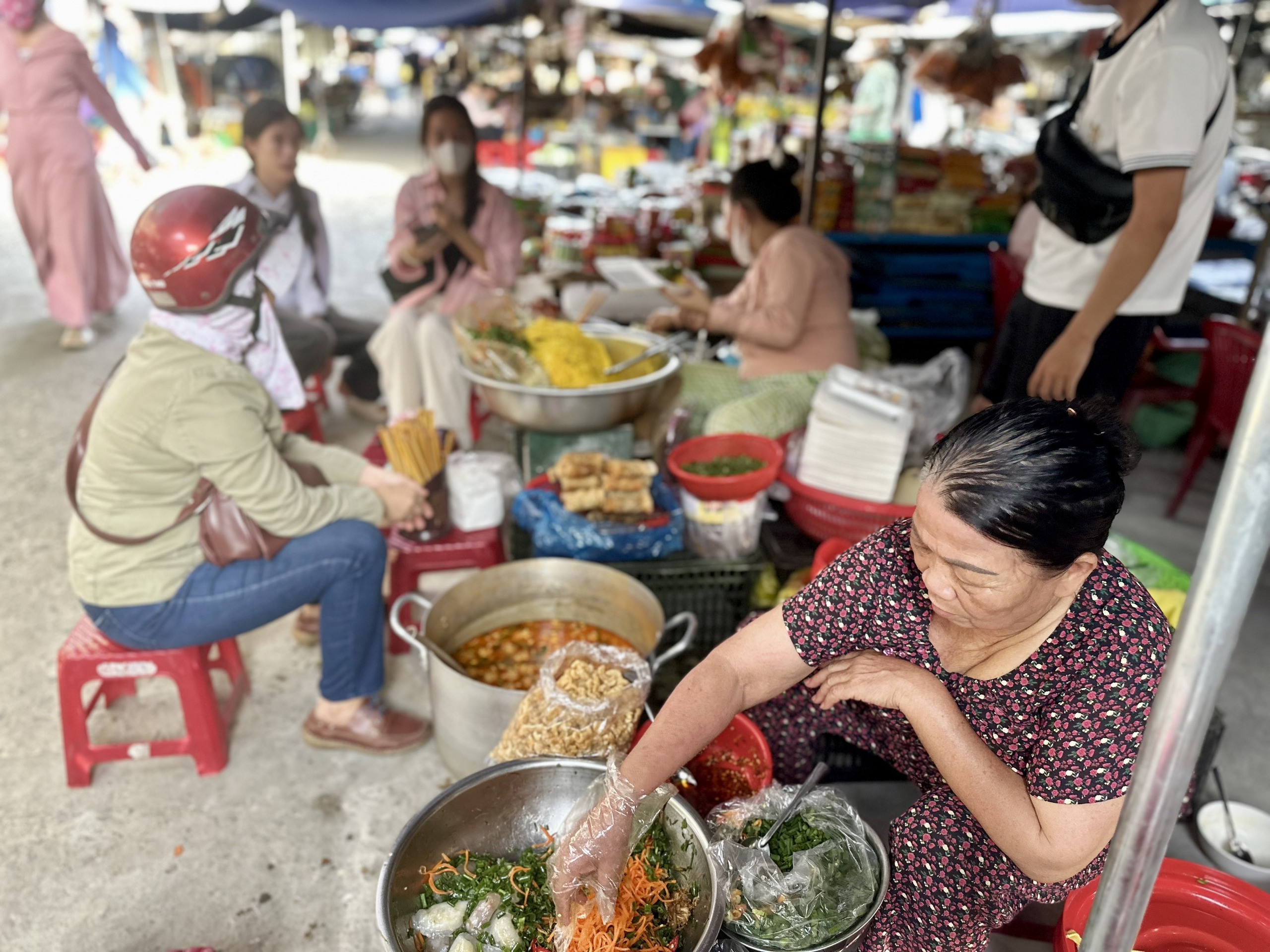 50.000 đồng 'ăn hàng' xả láng ở chợ Huế- Ảnh 10.