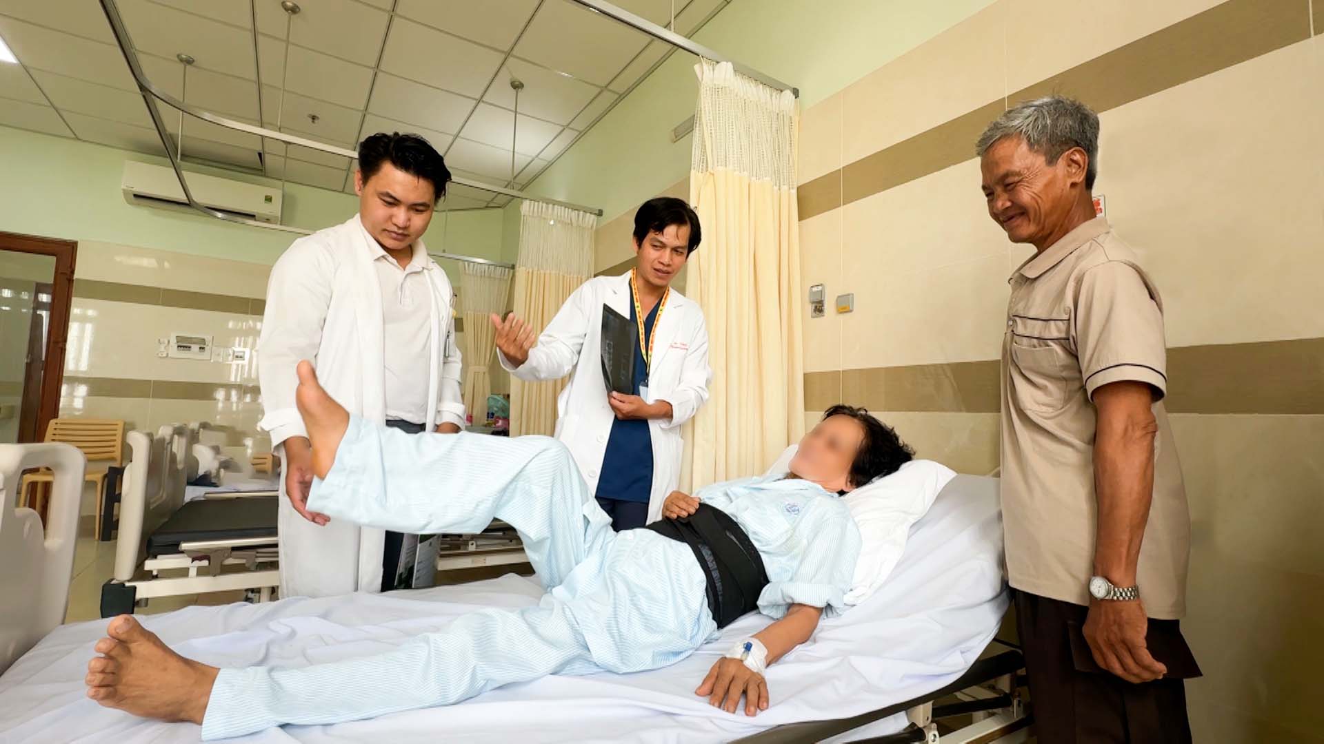 Chân ngày càng teo, đi khám phát hiện u tủy xương phức tạp- Ảnh 1. Chân ngày càng teo, đi khám phát hiện u tủy xương phức tạp- Ảnh 1.