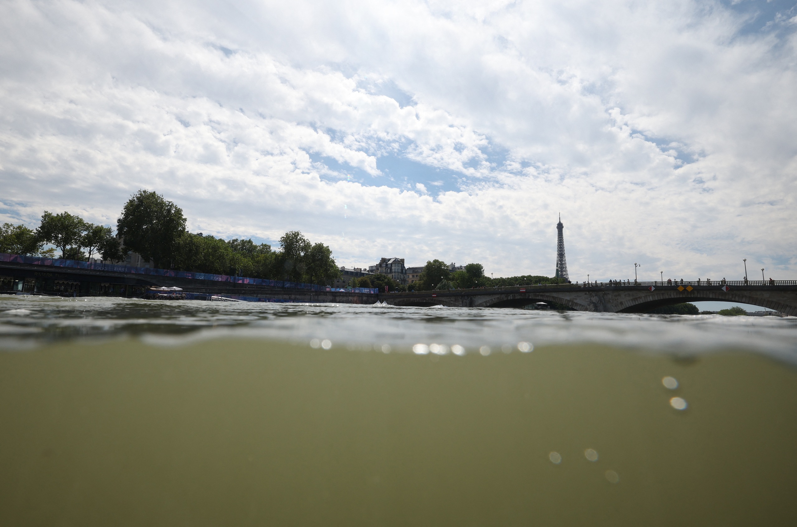 Mùa hè Olympic Paris: Sông Seine ô nhiễm, nắng nóng gay gắt- Ảnh 2.