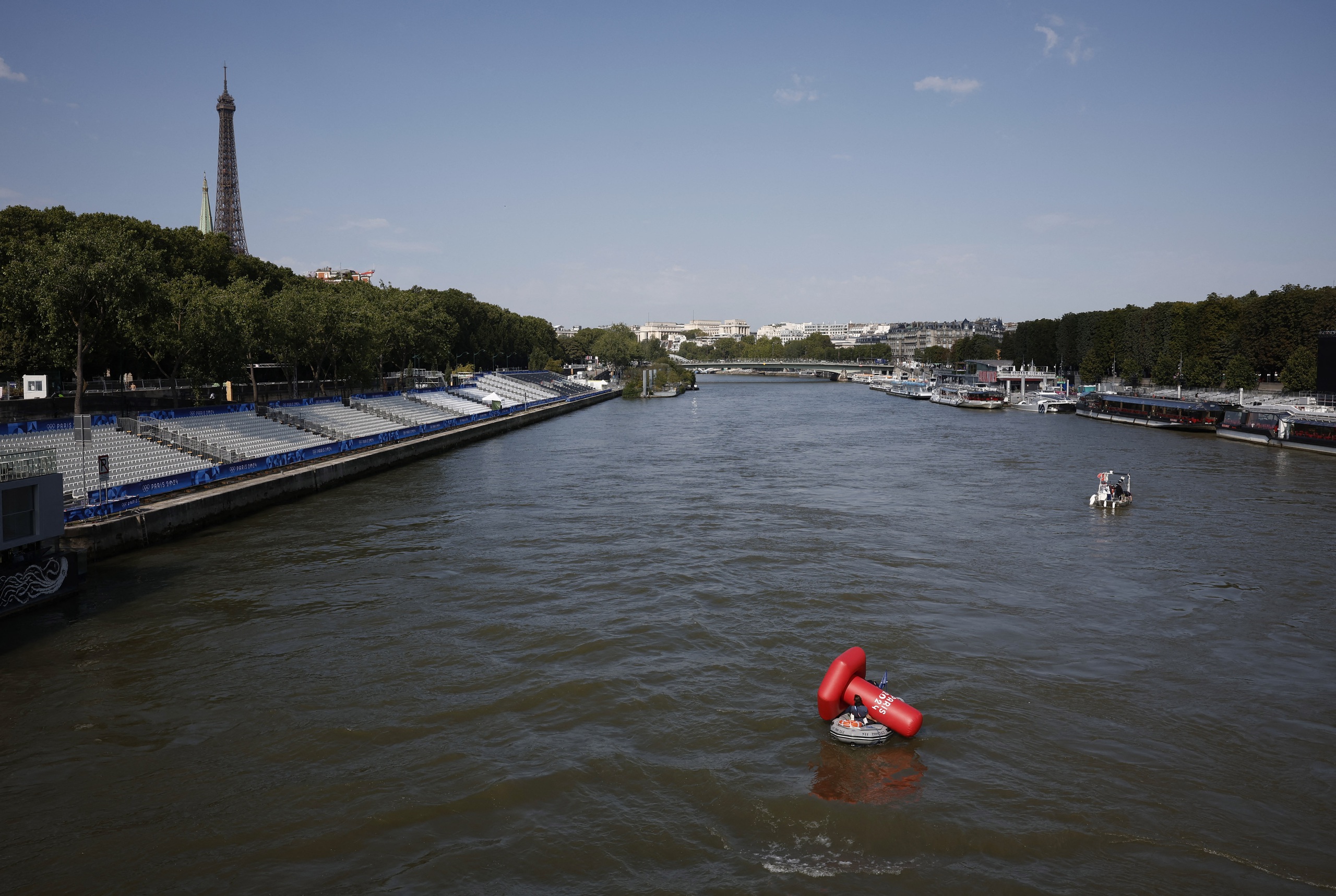 Mùa hè Olympic Paris: Sông Seine ô nhiễm, nắng nóng gay gắt- Ảnh 1.