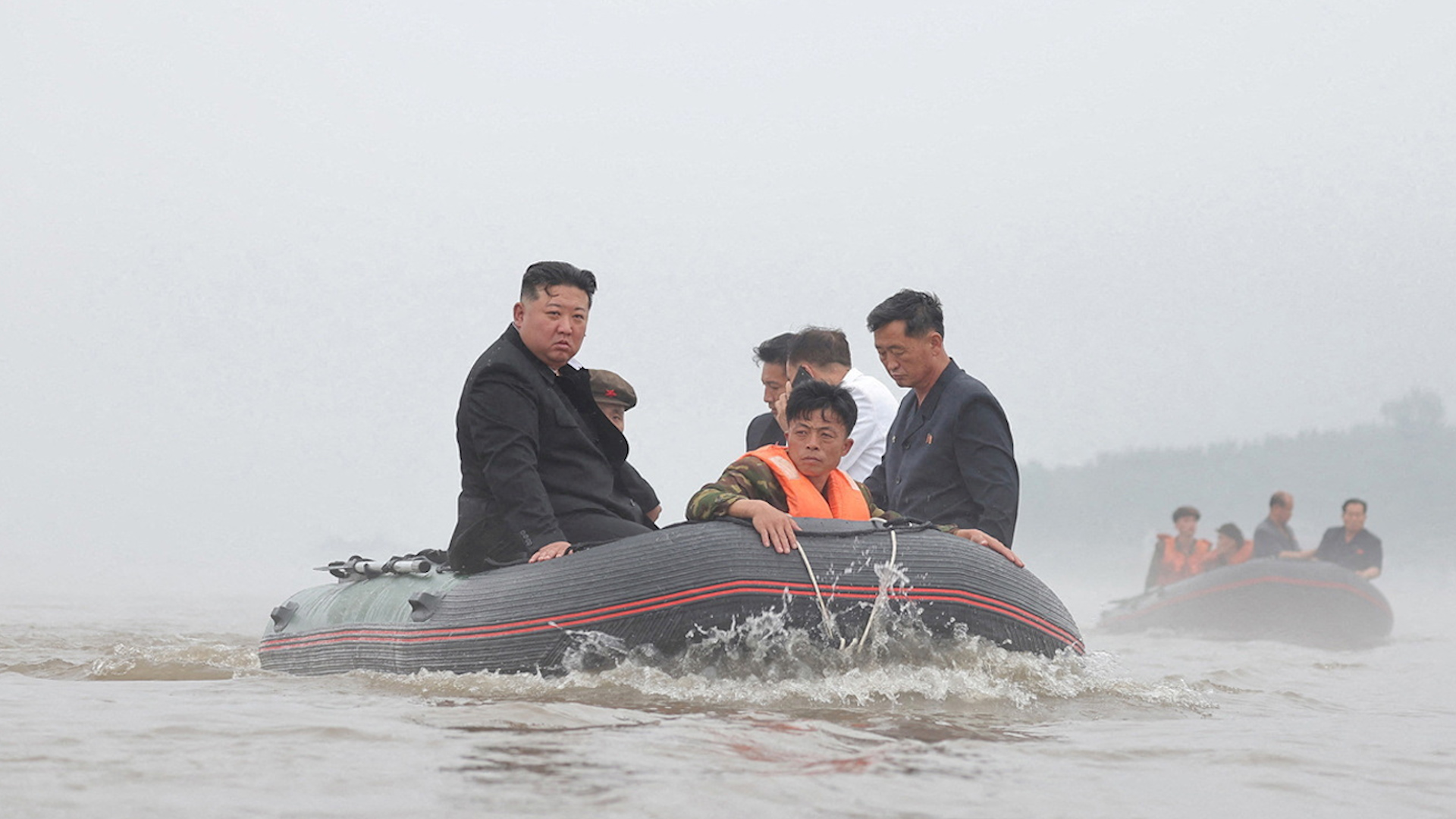 Ông Kim Jong-un thay Bộ trưởng Công an Triều Tiên ngay giữa chuyến thị sát vùng lũ- Ảnh 1.