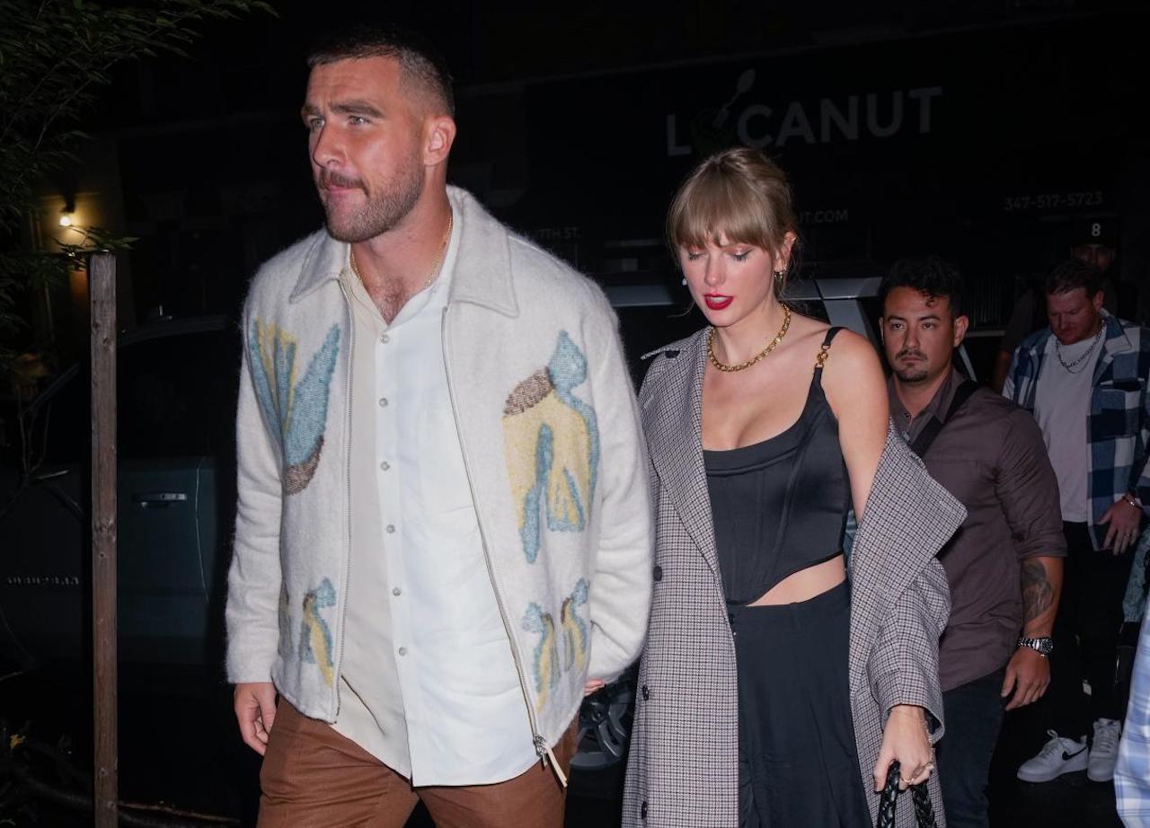 Mối quan hệ của Taylor Swift và Travis Kelce đằng sau những lần xuất hiện  gây sốt