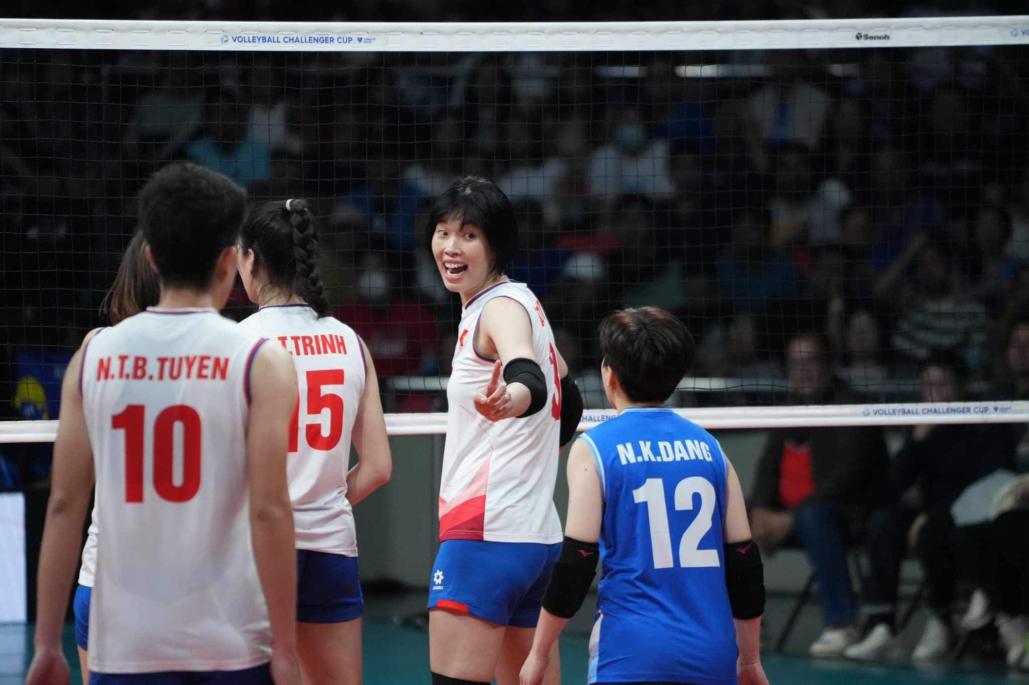 Bich Tuyen shines, Vietnamese women's volleyball makes history at the ...