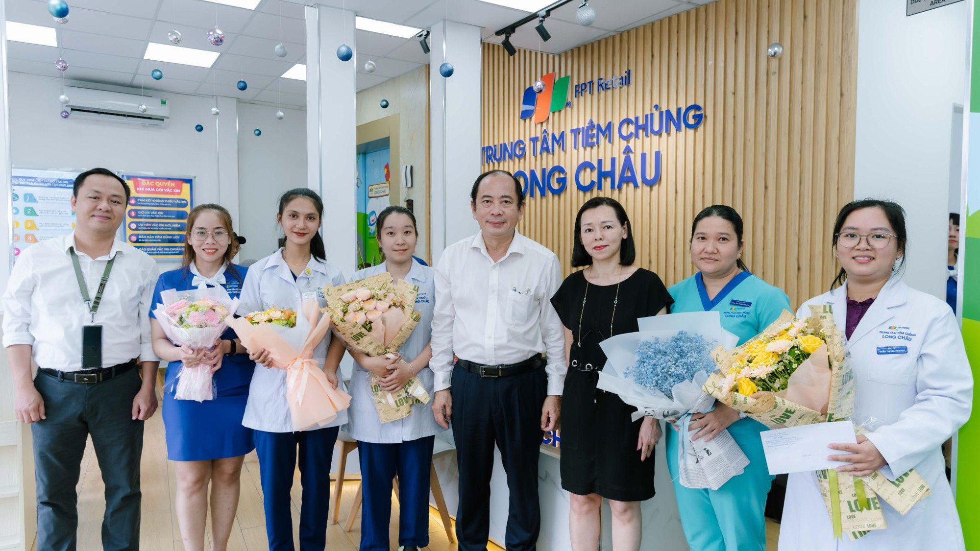 Tuyên dương nữ bác sĩ cấp cứu thành công cho một phụ nữ bị sốc phản vệ- Ảnh 2.