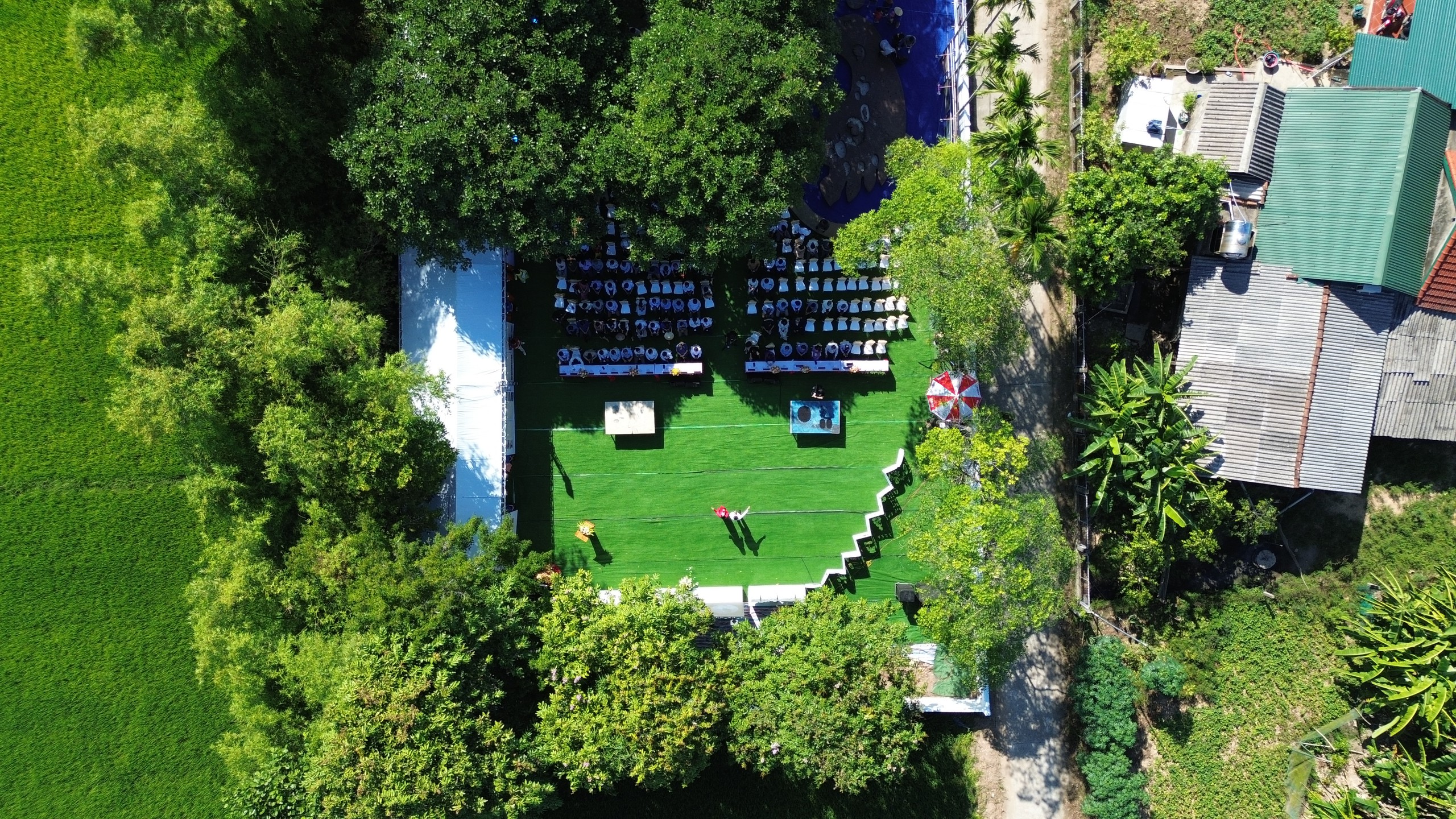 ফ্রান্স থেকে 'বাড়ি ফিরে' বিখ্যাত চিত্রশিল্পী লে বা ডাং-এর শত শত চিত্রকর্মের প্রদর্শনী - ছবি ২। Triển lãm hàng trăm bức tranh của danh họa Lê Bá Đảng ‘hồi hương' từ Pháp- Ảnh 2.