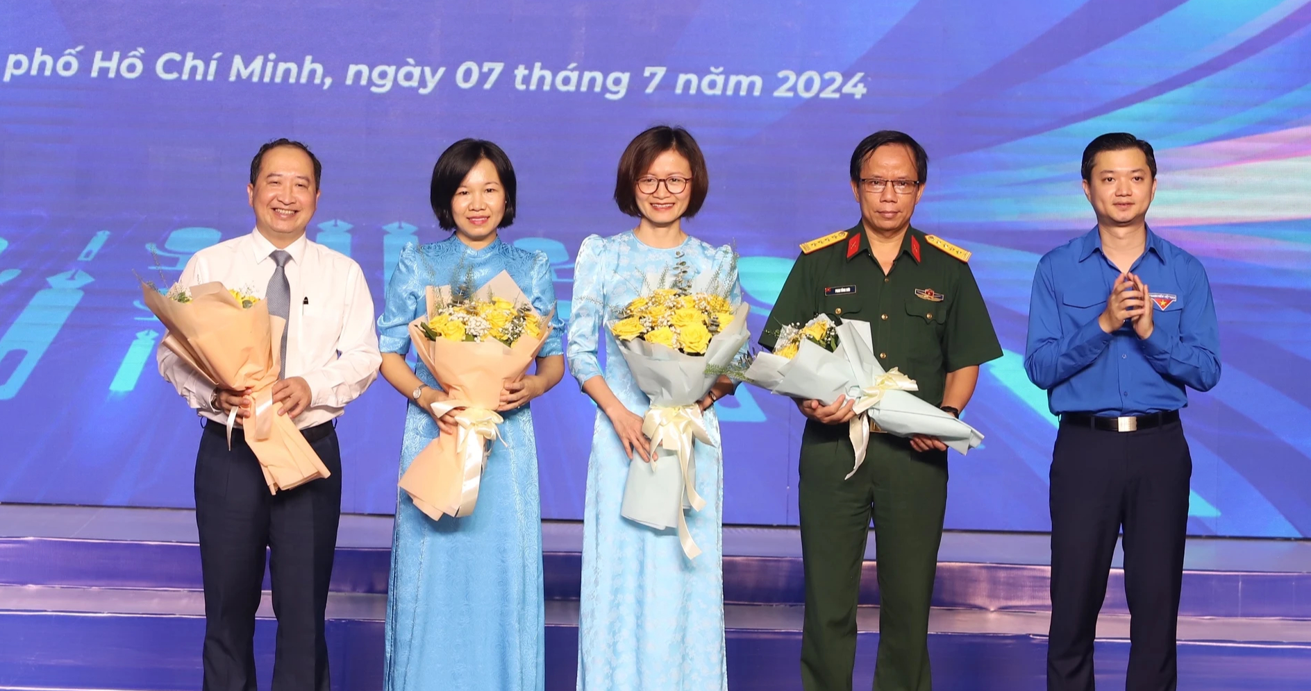 Những người góp phần nâng cao nhận thức người trẻ về vấn đề thời sự đất nước  - Ảnh 4.